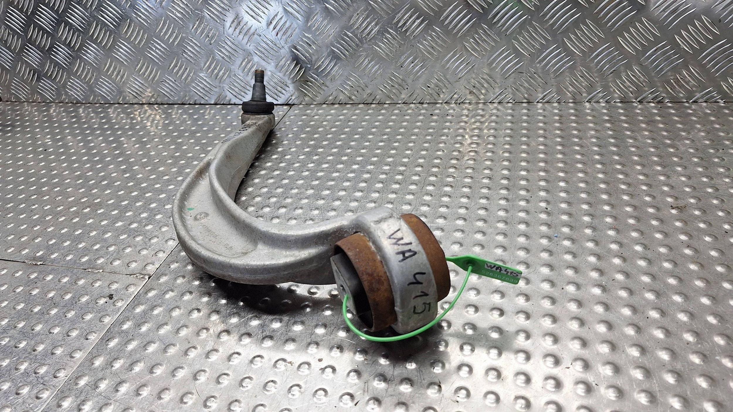 arm left front 8K0407693 AUDI A4 B8 A5 8F LIFT Q5 8R