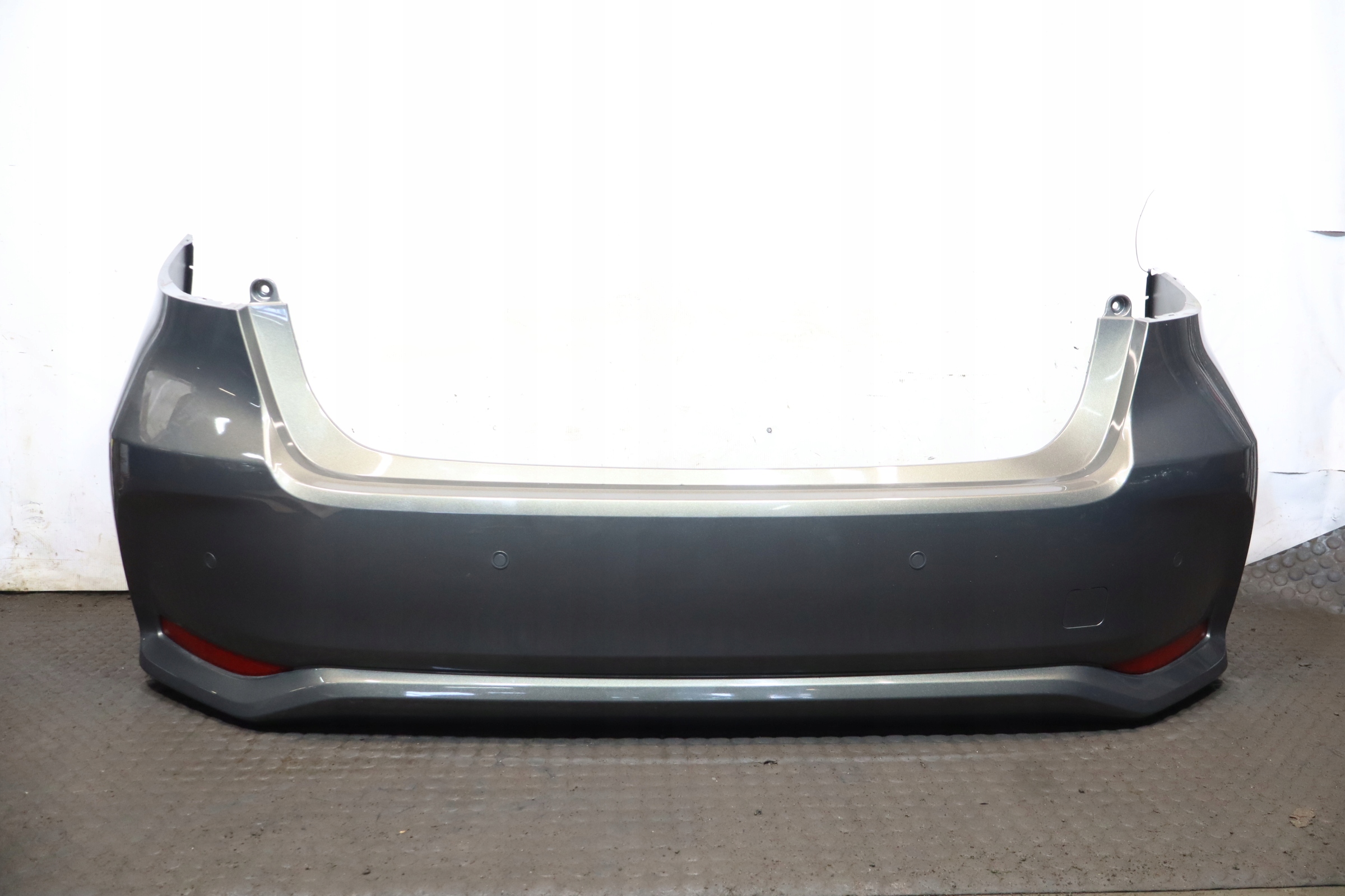 ZDERZAK TYLNY TOYOTA COROLLA E21 6X1 za 999 zł z Jarosławice 23a ...