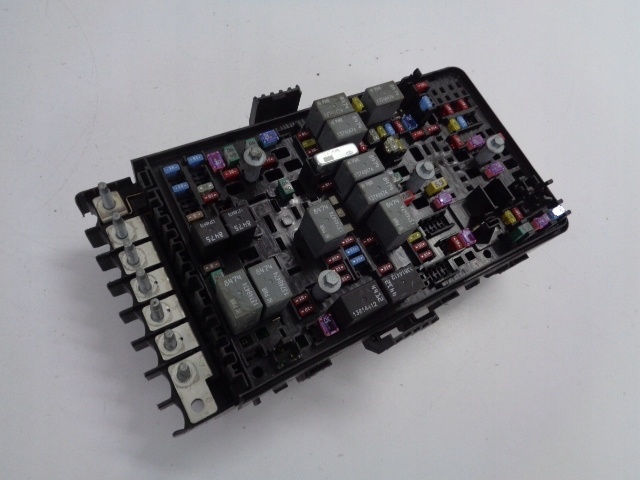 SKRZYNKA BEZPIECZNIKÓW JEEP WRANGLER GLADIATOR 2020- Numer katalogowy części 68359120AB