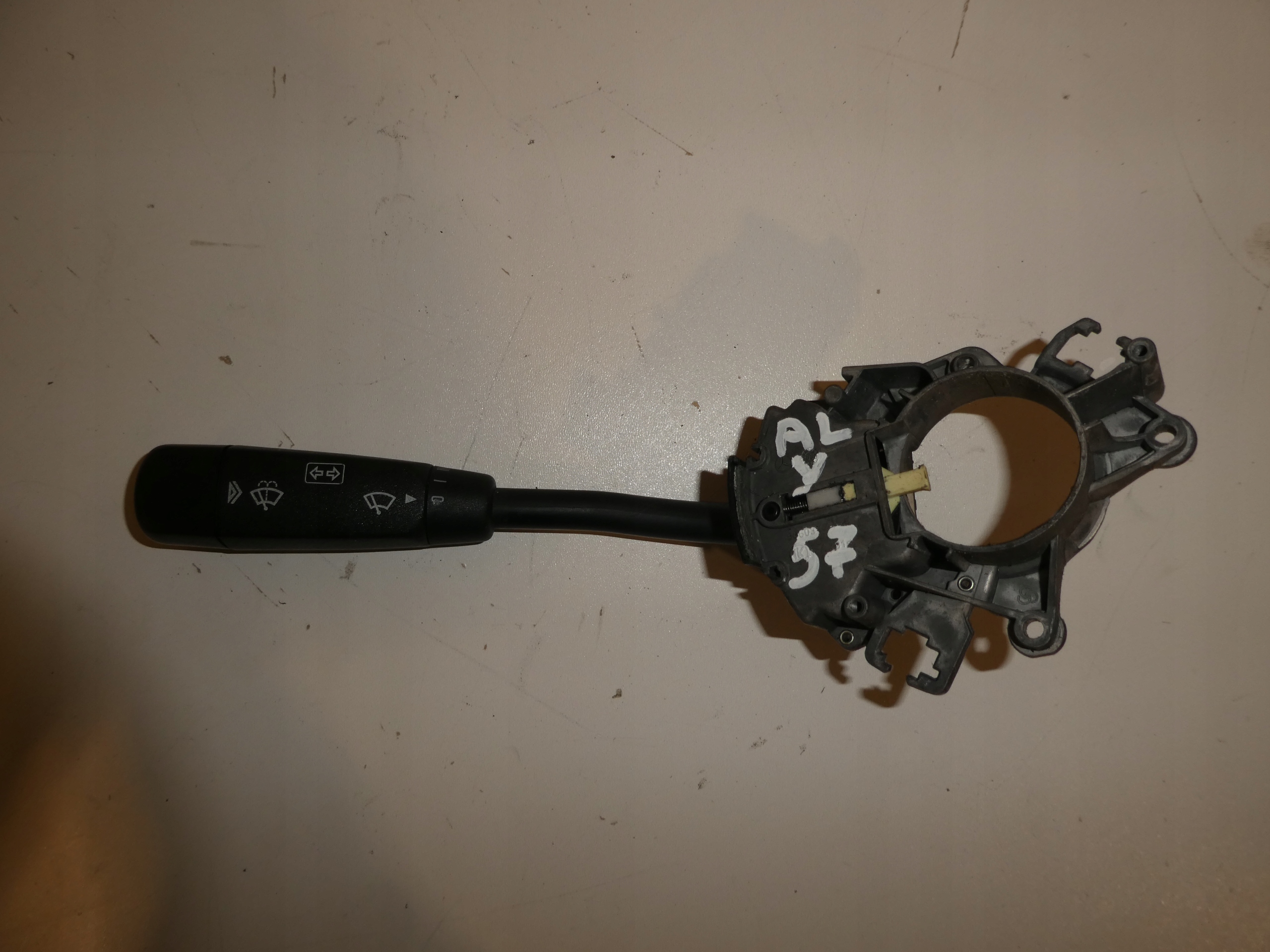 switch stalk switch KIERUNKOW MERCEDES A2105450110