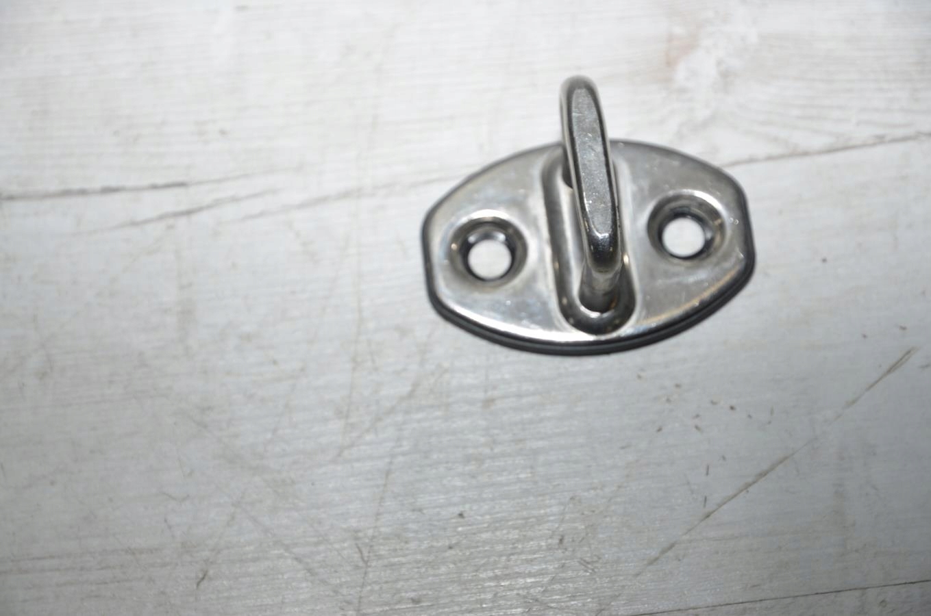 Rygiel bonnet rear part Scirocco MK3 1K8 2013