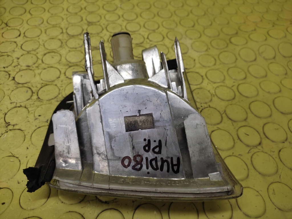 AUDI 80 indicator right front 084411505