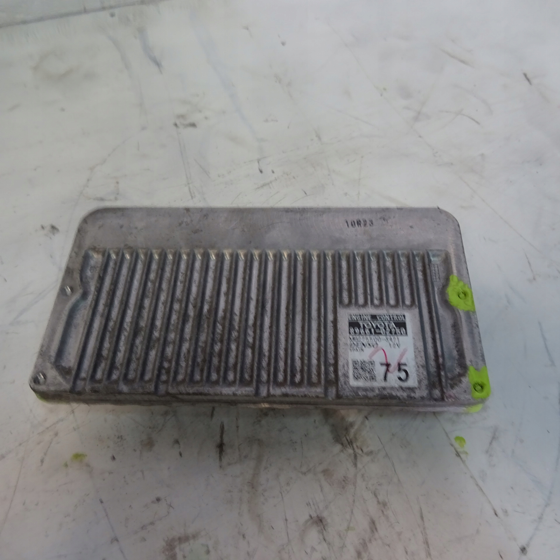 TOYOTA AURIS control unit 89661-0Z750