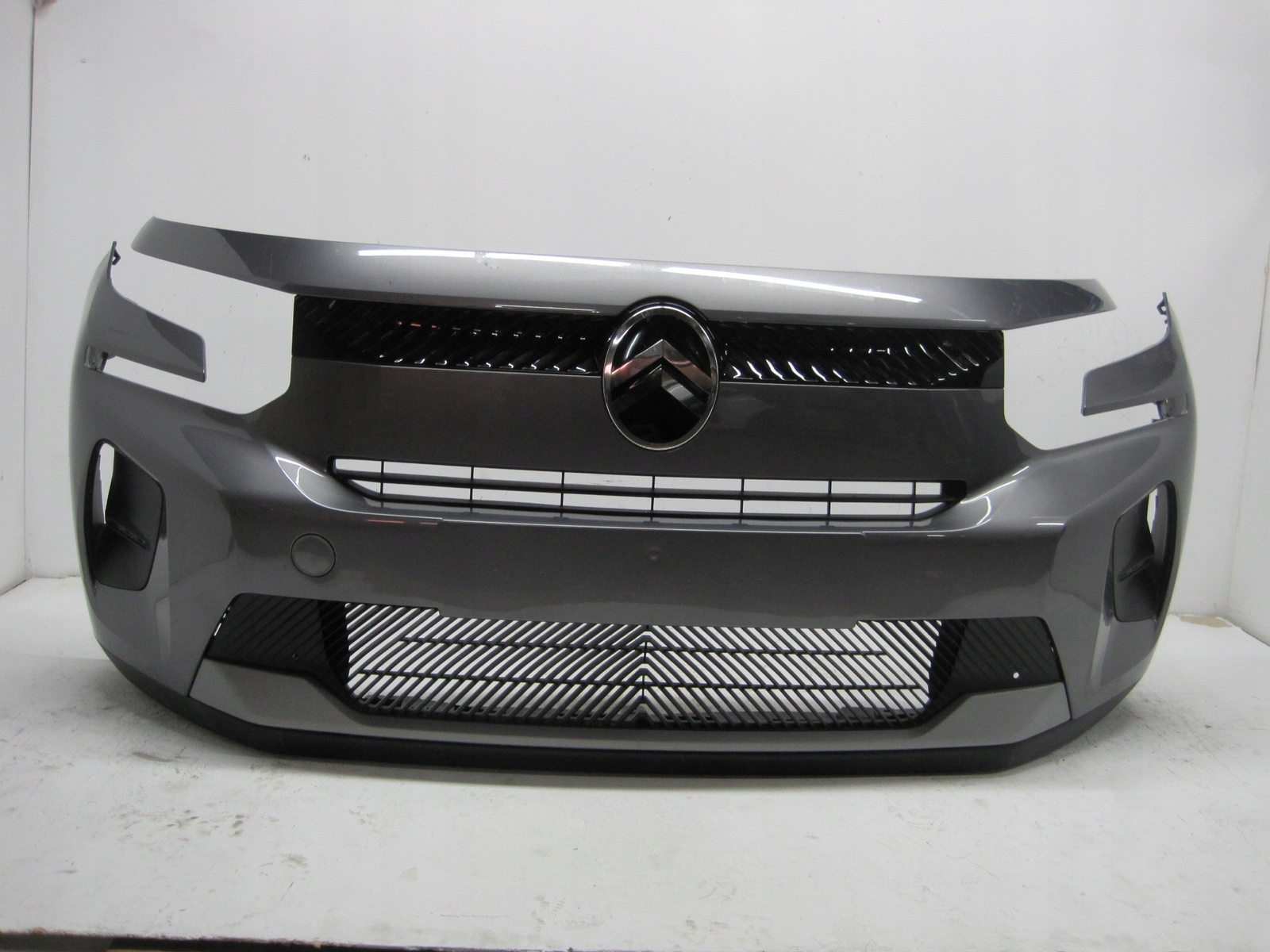 nárazník CITROEN C3 24R předek přední