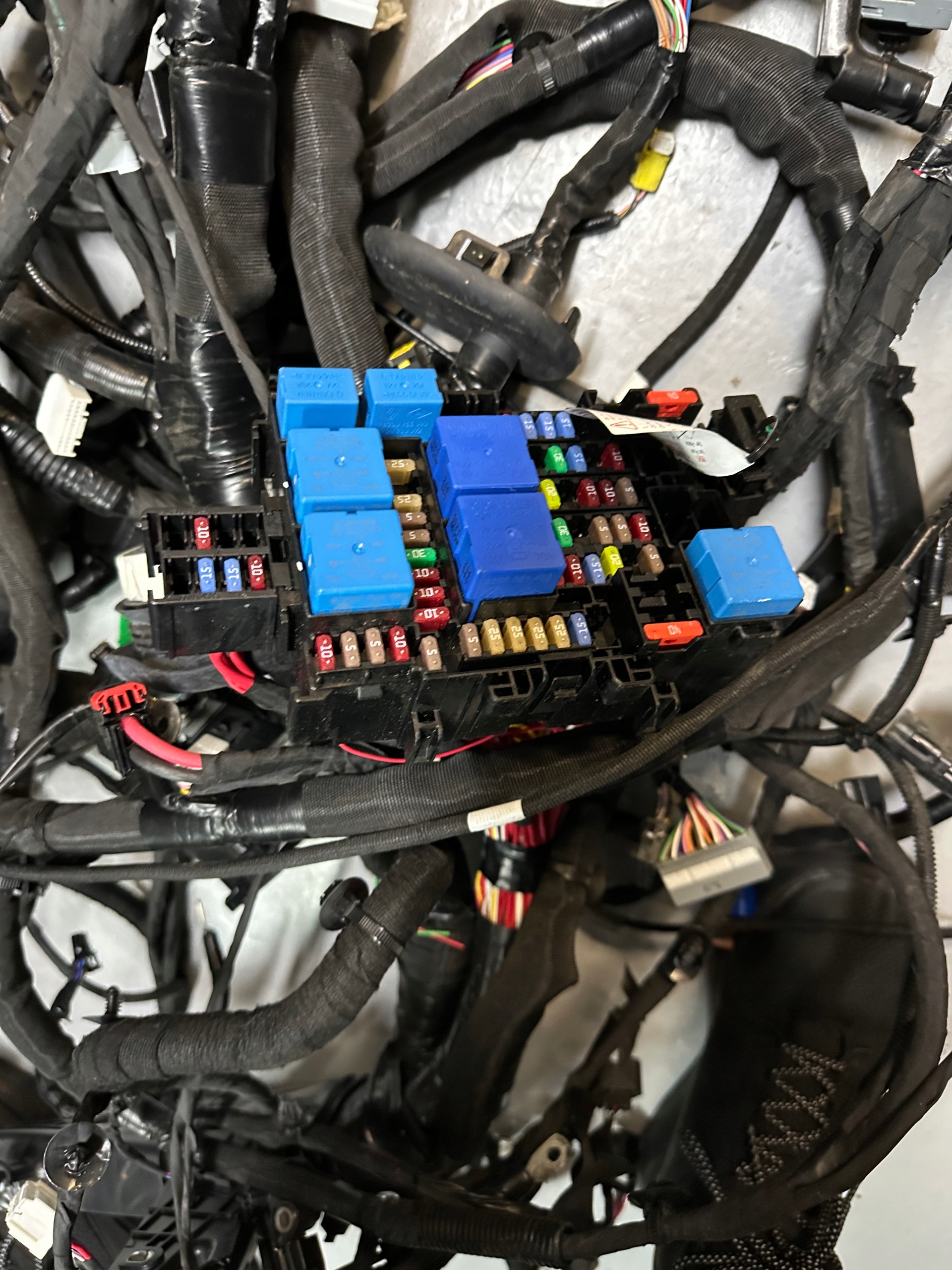 RENAULT ARKANA HYBRYD CABLAGGIO CABLAGGIO 240103953R
