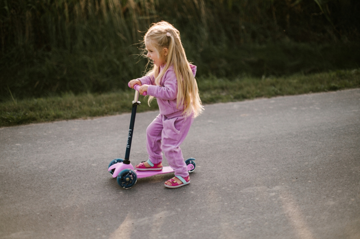 KIDWELL HULAJNOGA TRÓJKOŁOWA BALANSOWA KOŁA LED Amortyzacja brak