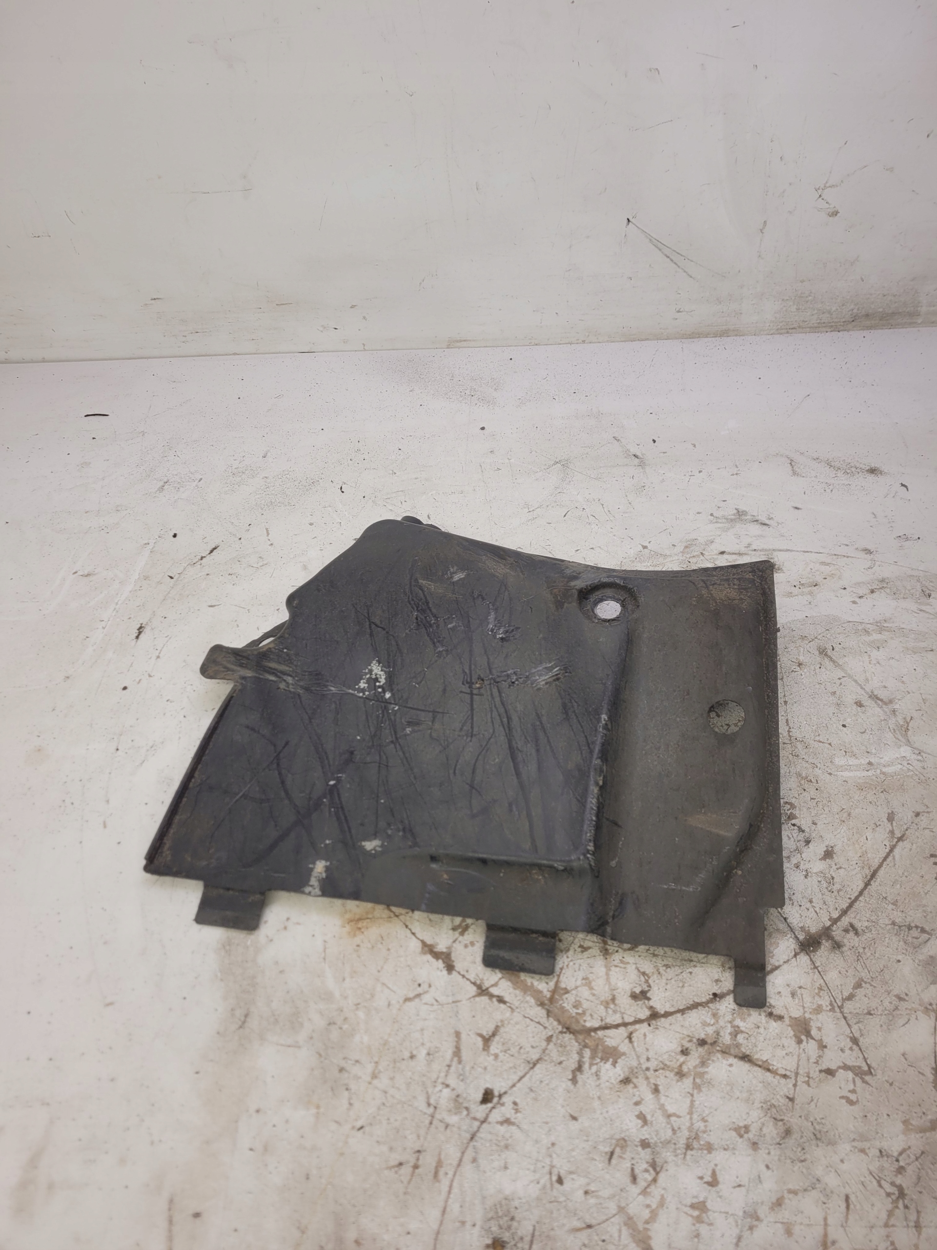 cover chassis left AUDI A4 B9 A5 8W0825201