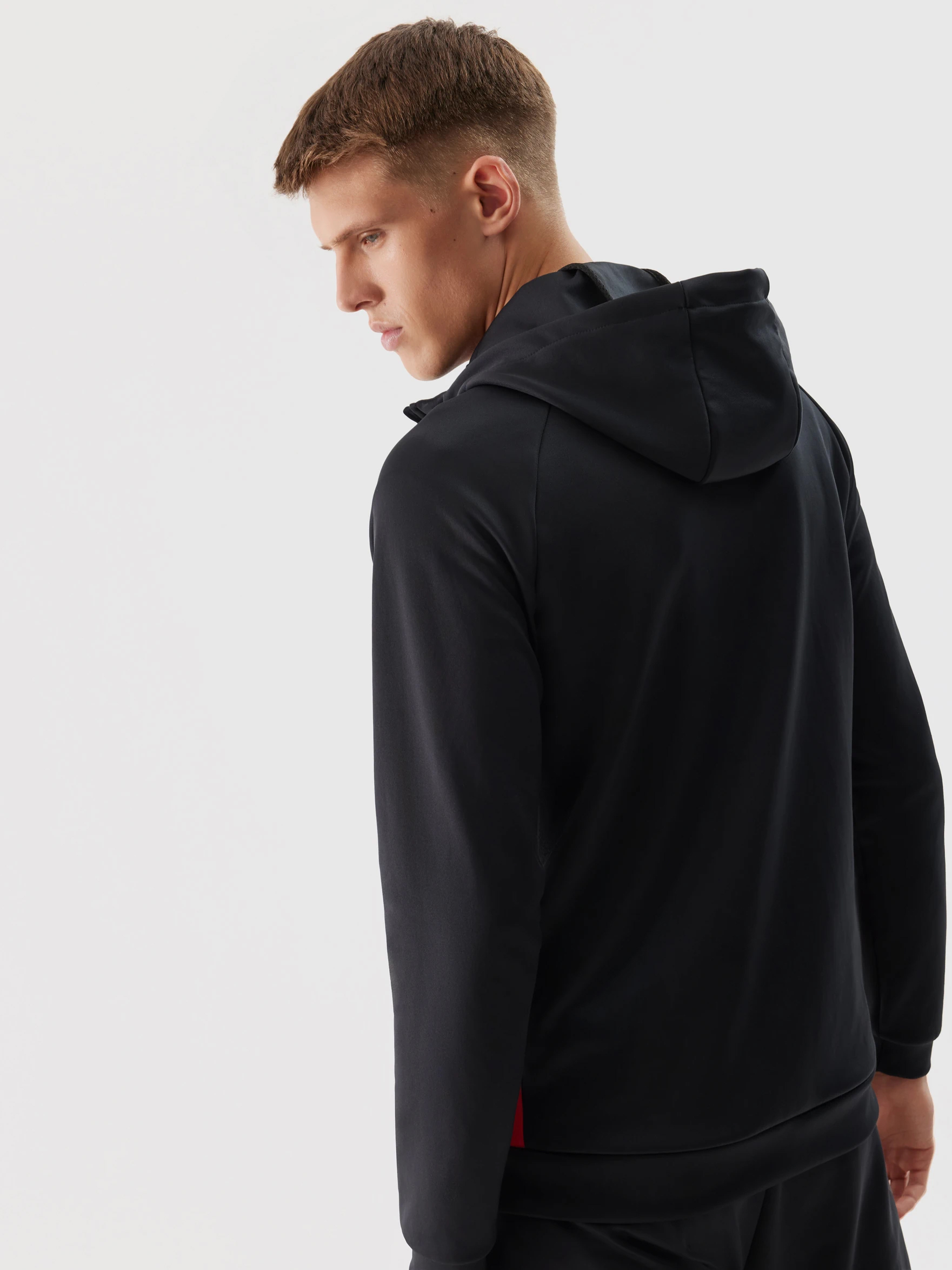 4F BLUZA MĘSKA BLUZA TRENINGOWA ROZPINANA Z KAPTUREM SS24 Model TFSWM393