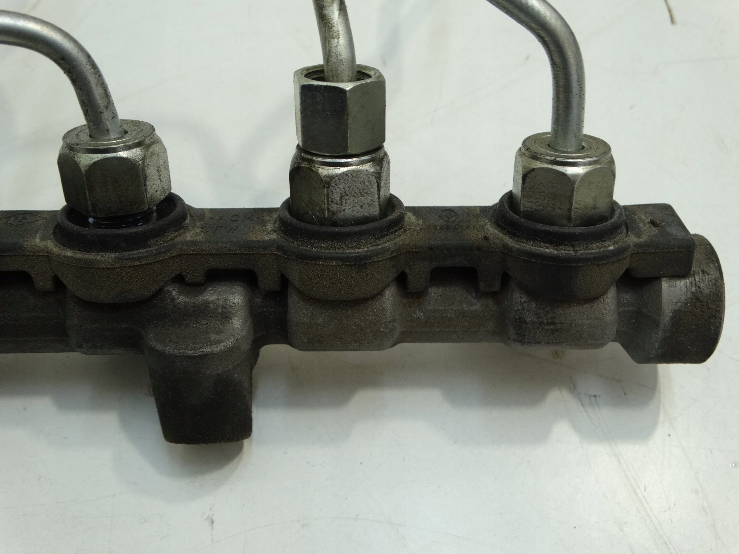 Rampe injection RENAULT SCENIC III 2.0 DCI BOSCH 8200947803