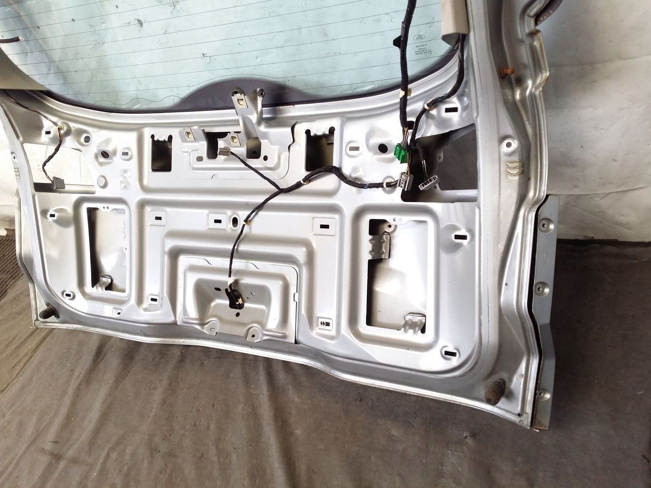 trunk door boot 76 Ford S-MAX