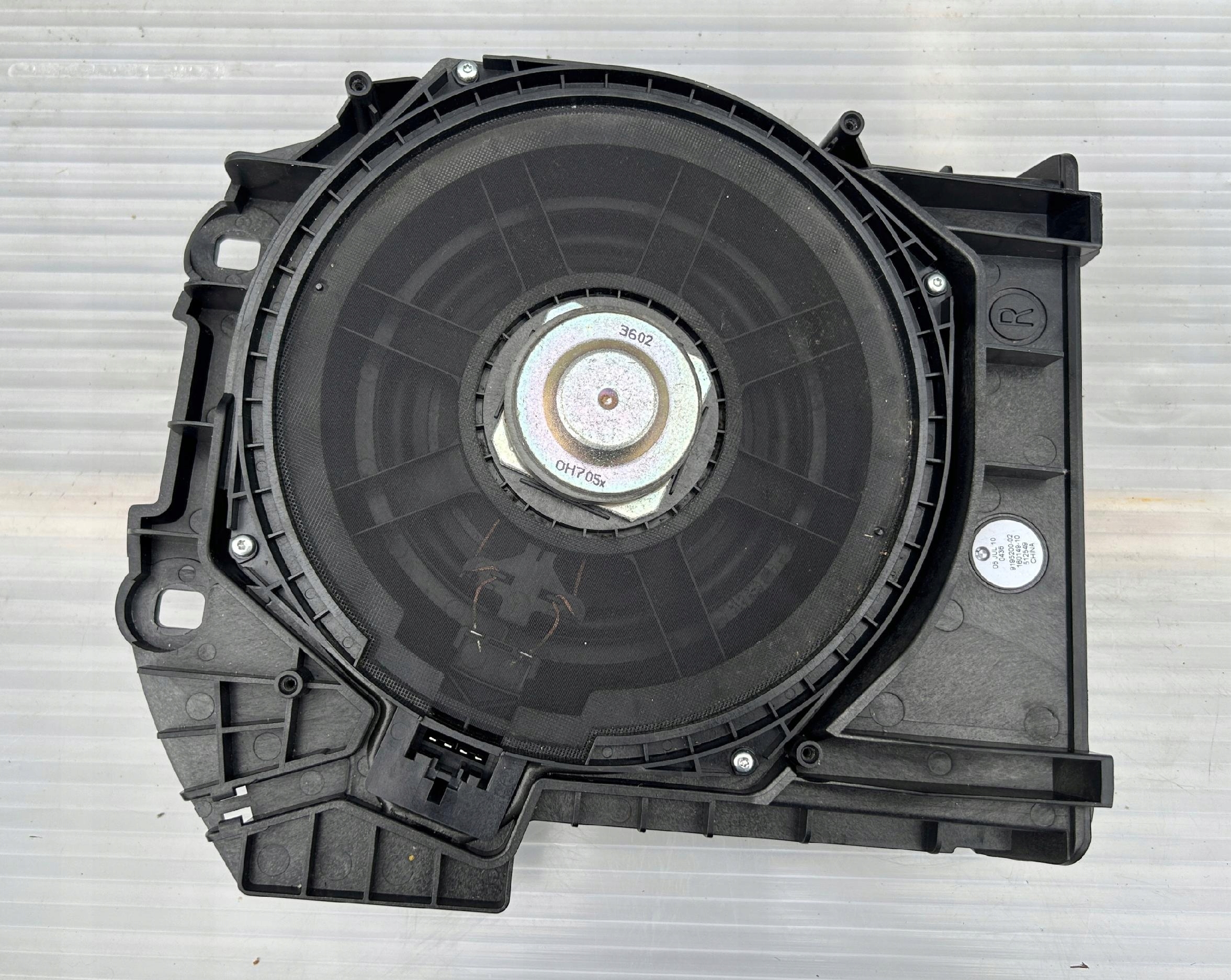 speaker NISKOTONOWY right left BMW 5 F10 F11