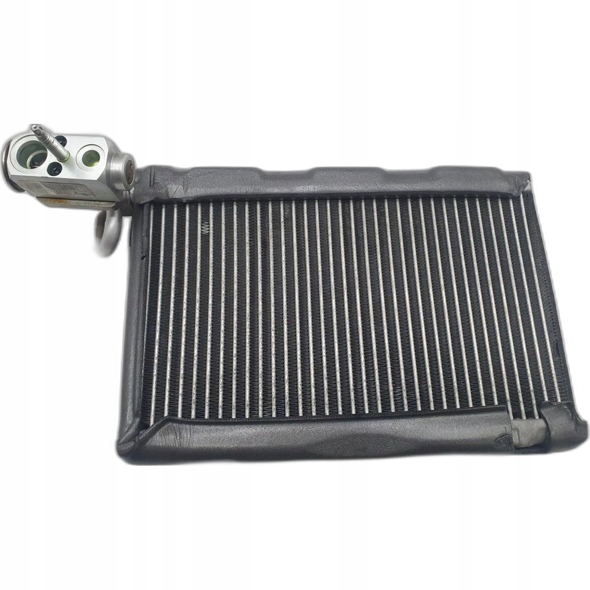 РАДИАТОР КОНДИЦИОНЕРА JEEP GRAND CHEROKEE WK2