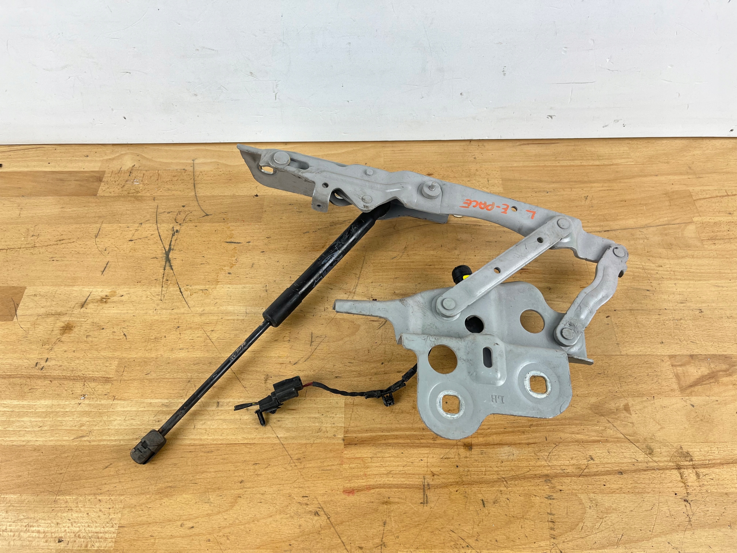 hinge damper NABOJ bonnets left JAGUAR E-PACE X540