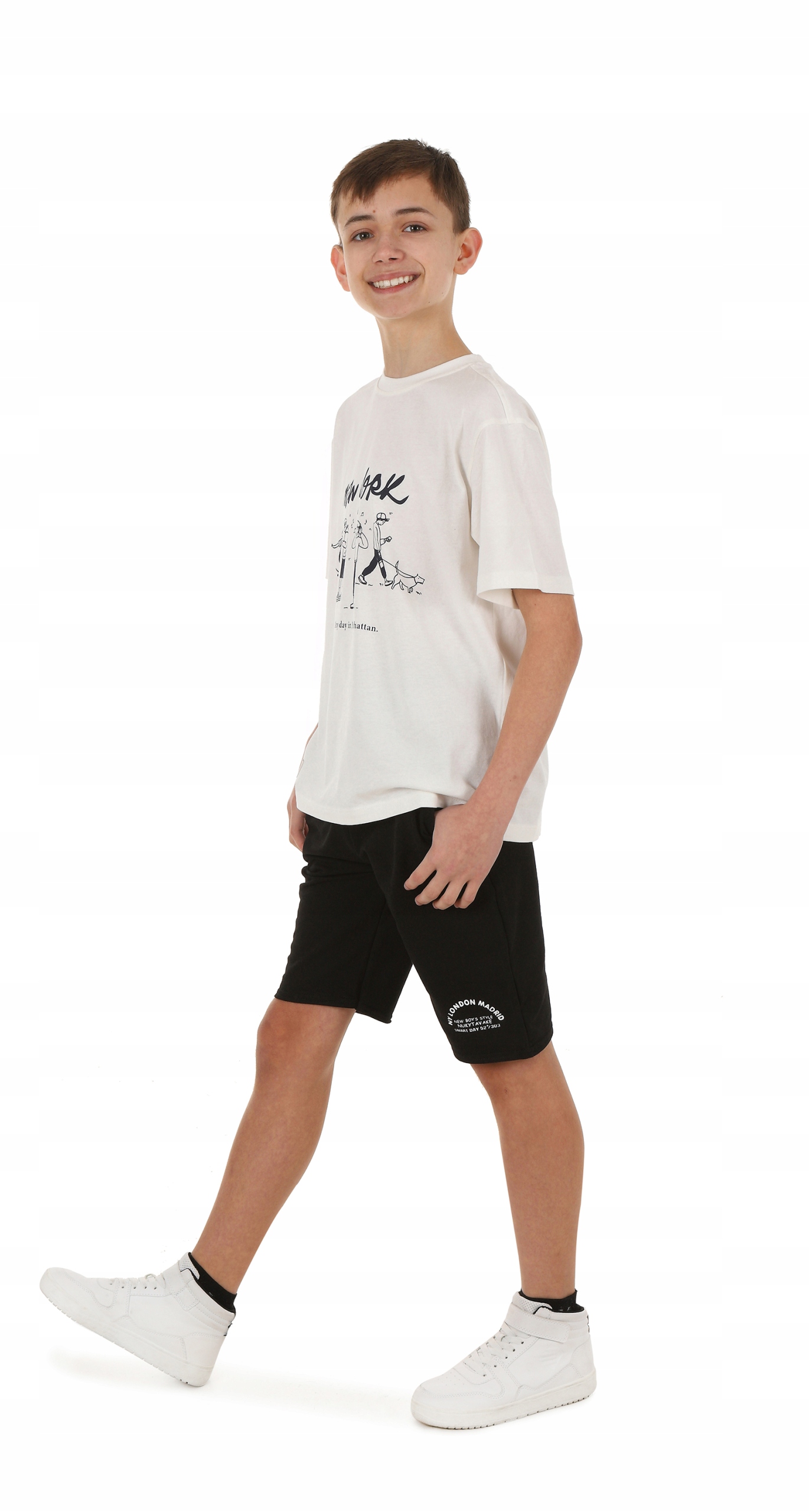 Krótkie spodenki, NADRUK - 134 CZARNY Wiek dziecka 7 lat +