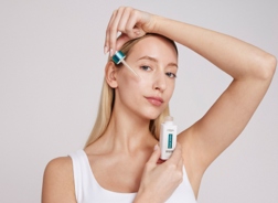 Набір L'oréal Revitalift Filler Seurm для обличчя + сироватка Bright Reveal 30мл — фото 7