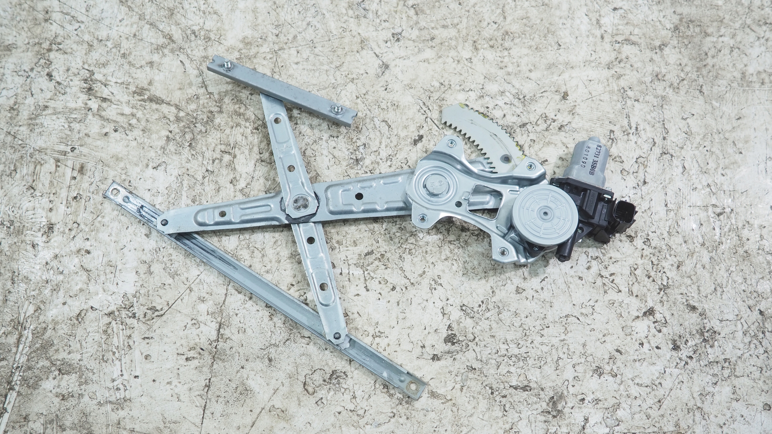 Renault Alaskan Nissan Navara window regulator left rear part