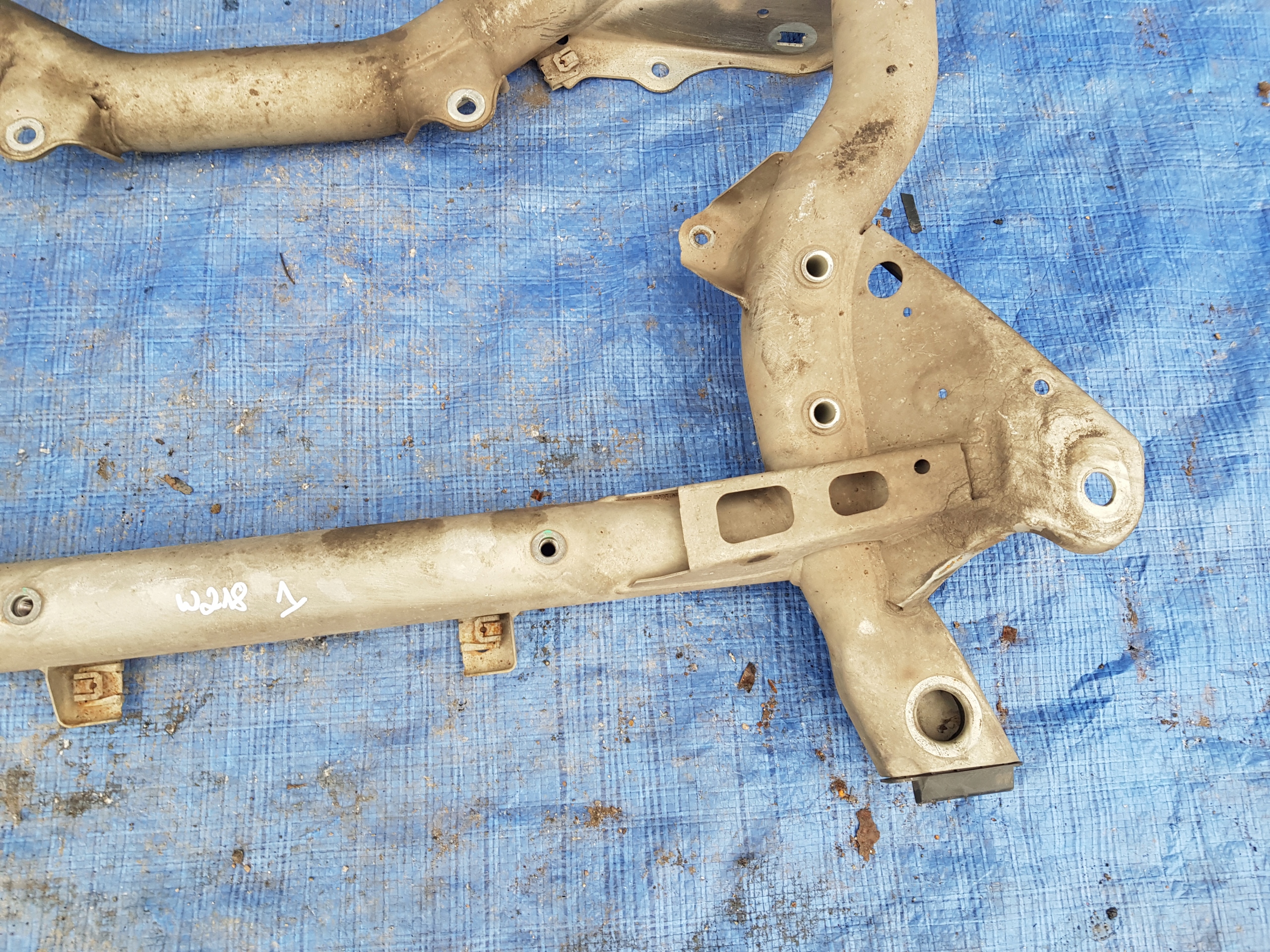 axle beam front MERCEDES CLS W218 sider subframe axle beam