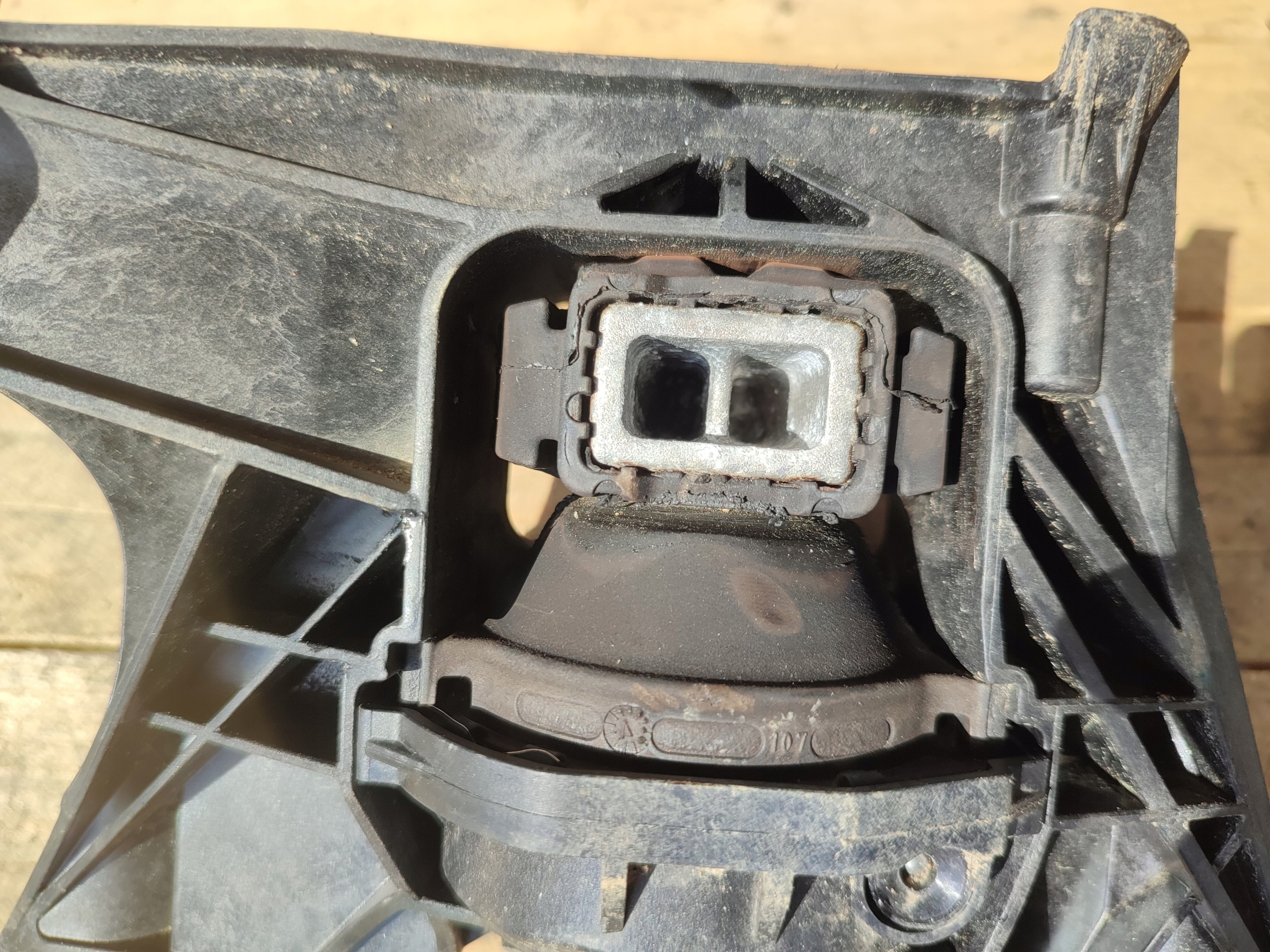 holder engine mount PEUGEOT 3008 5008 II 1.6 THP