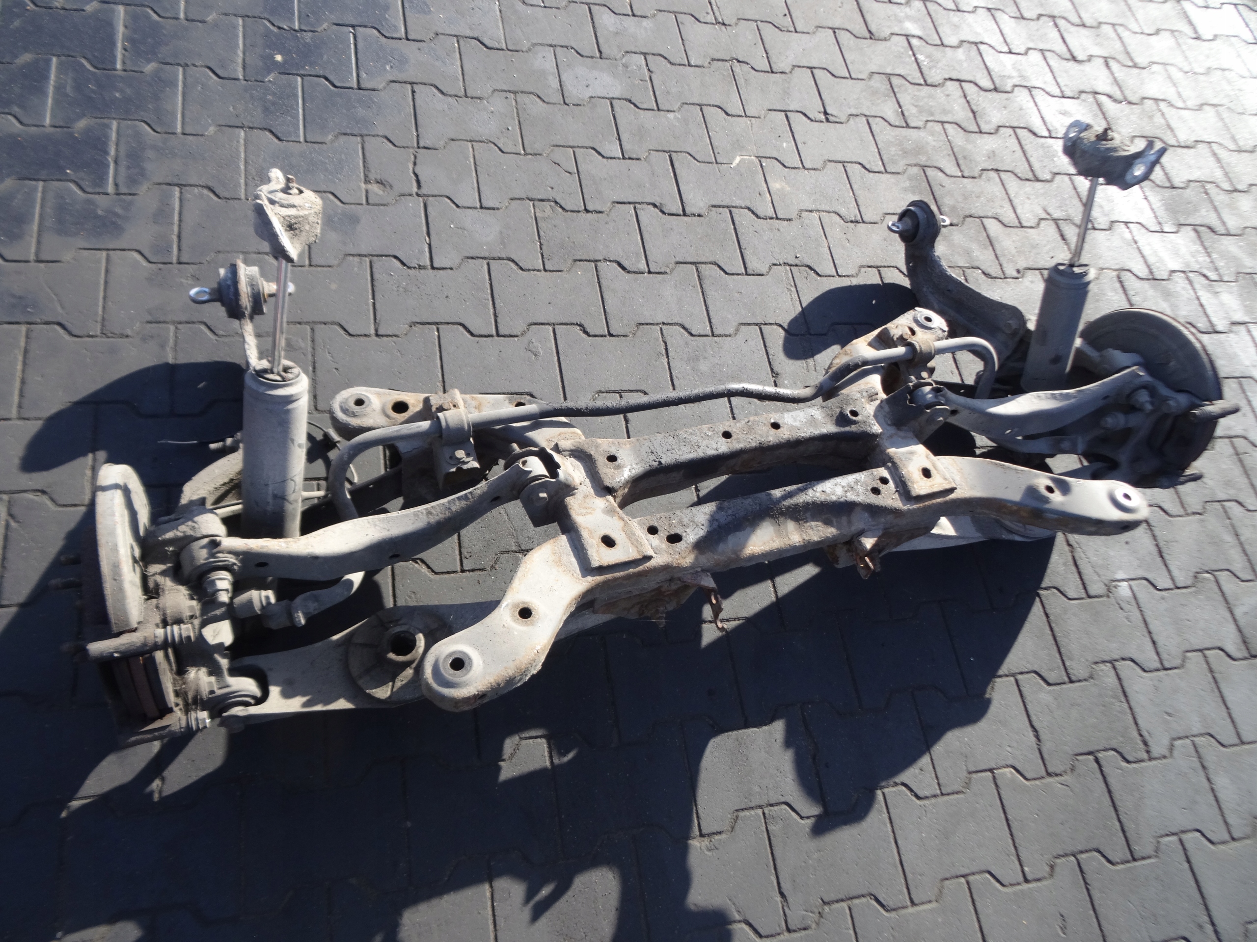BELKA ZAWIESZENIA TYŁ OPEL INSIGNIA