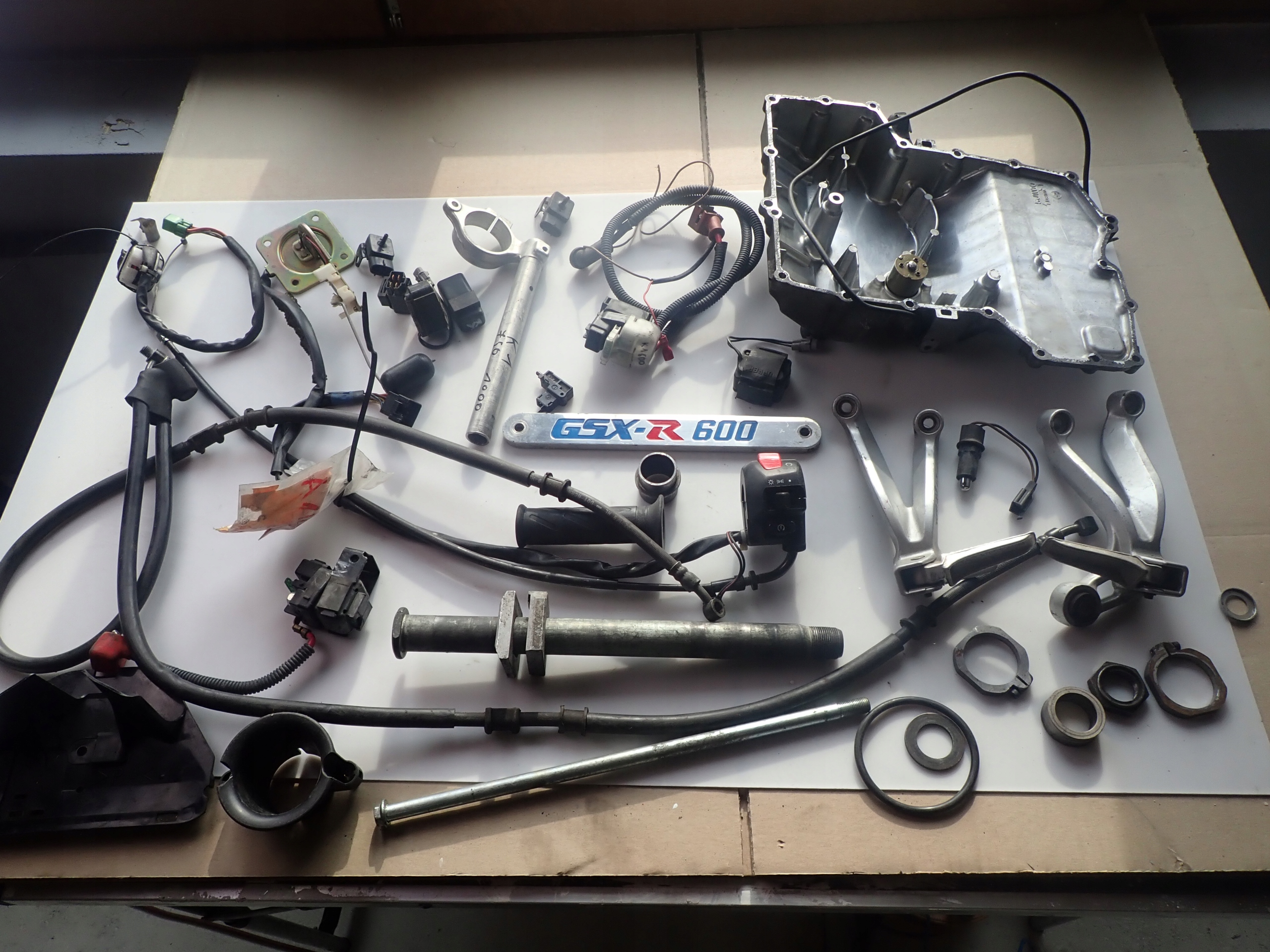 Suzuki GSX - R 600 K1 чаша кабель контактор рульового управління