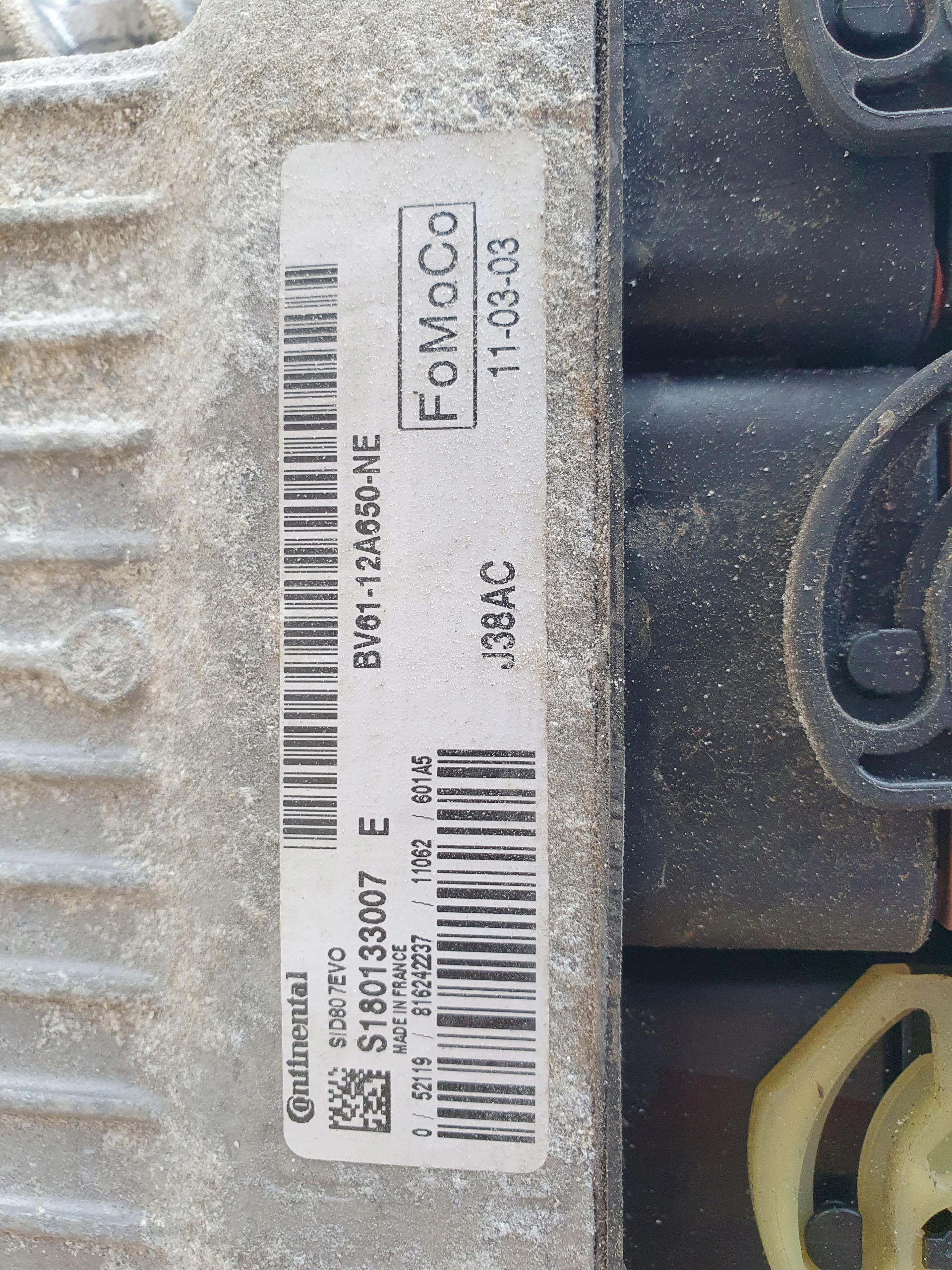 Ford Focus MK3 III 1.6 TDci computer control unit of the engine ECU