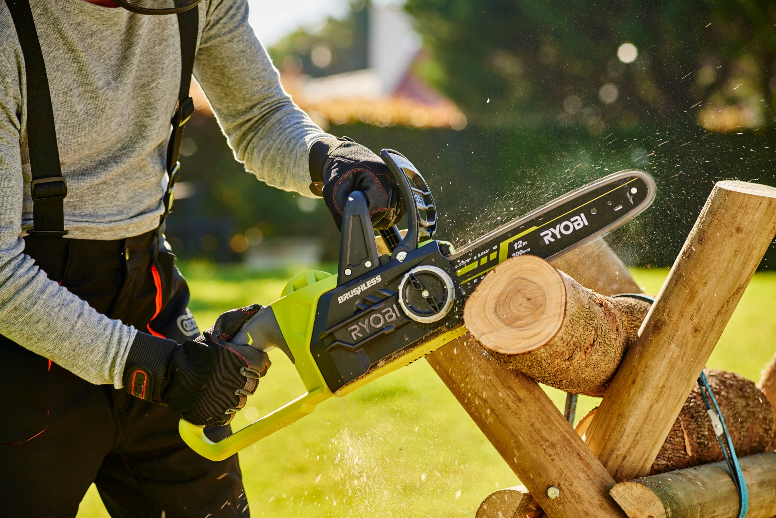 RYOBI AKUM PILARKA BEZSZCZOTKOWA PIŁA ŁAŃCUCHOWA GAŁĘZIÓWKA18V 30Cm OCS1830 Zbiornik oleju 150 ml