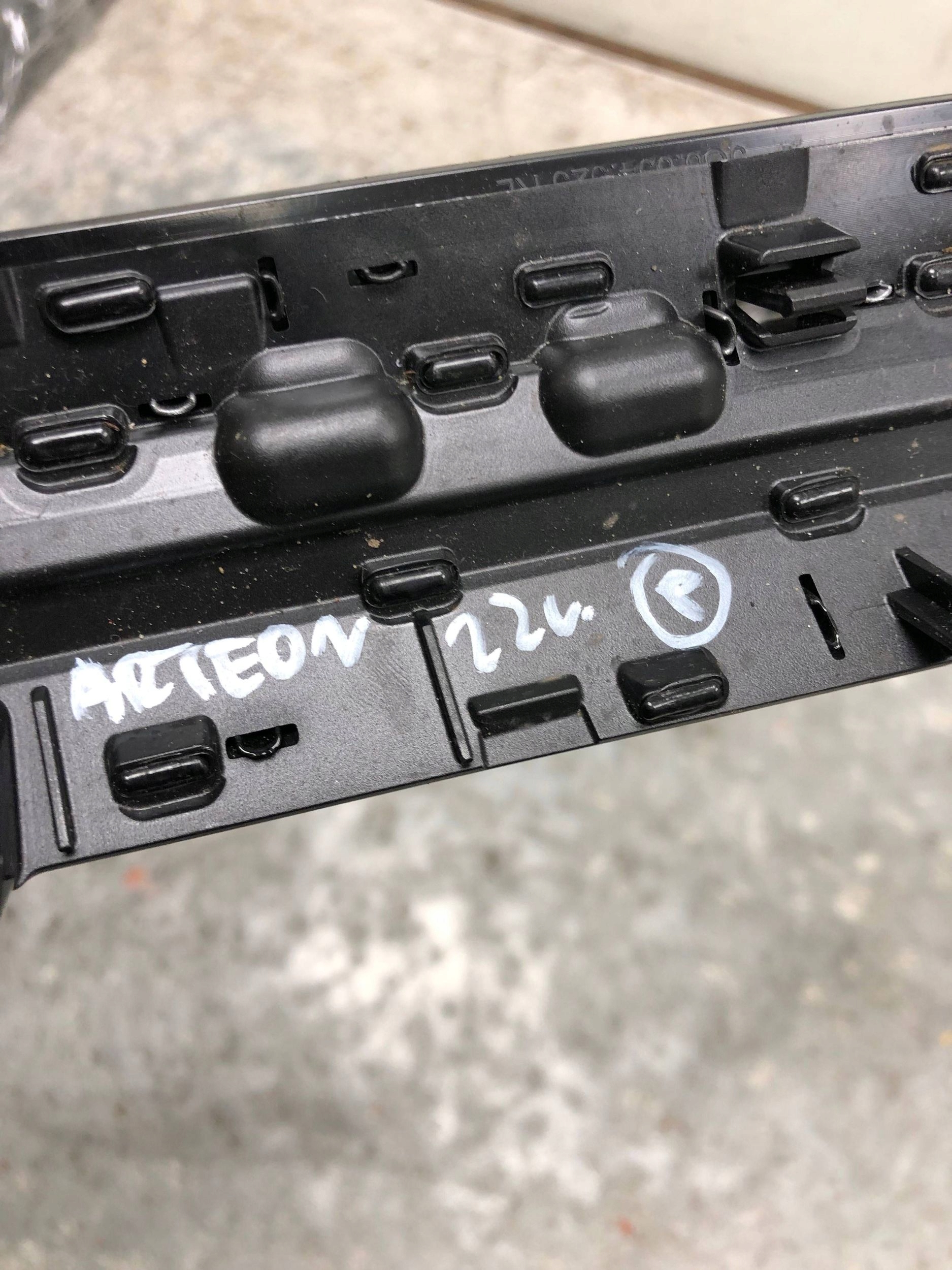 moulage DEKOR console YDU VW ARTEON 3G8853261R