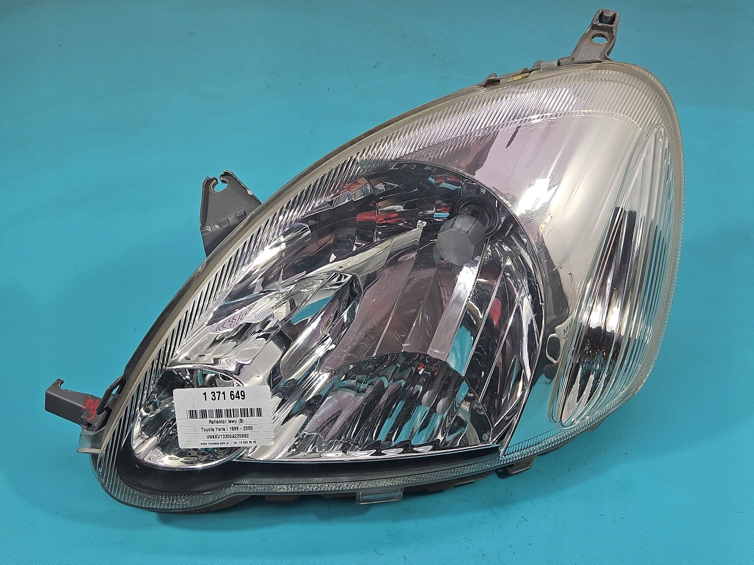 ФАРИ ЛІВИЙ ФАРА ПЕРЕД TOYOTA YARIS I ЄВРОПА