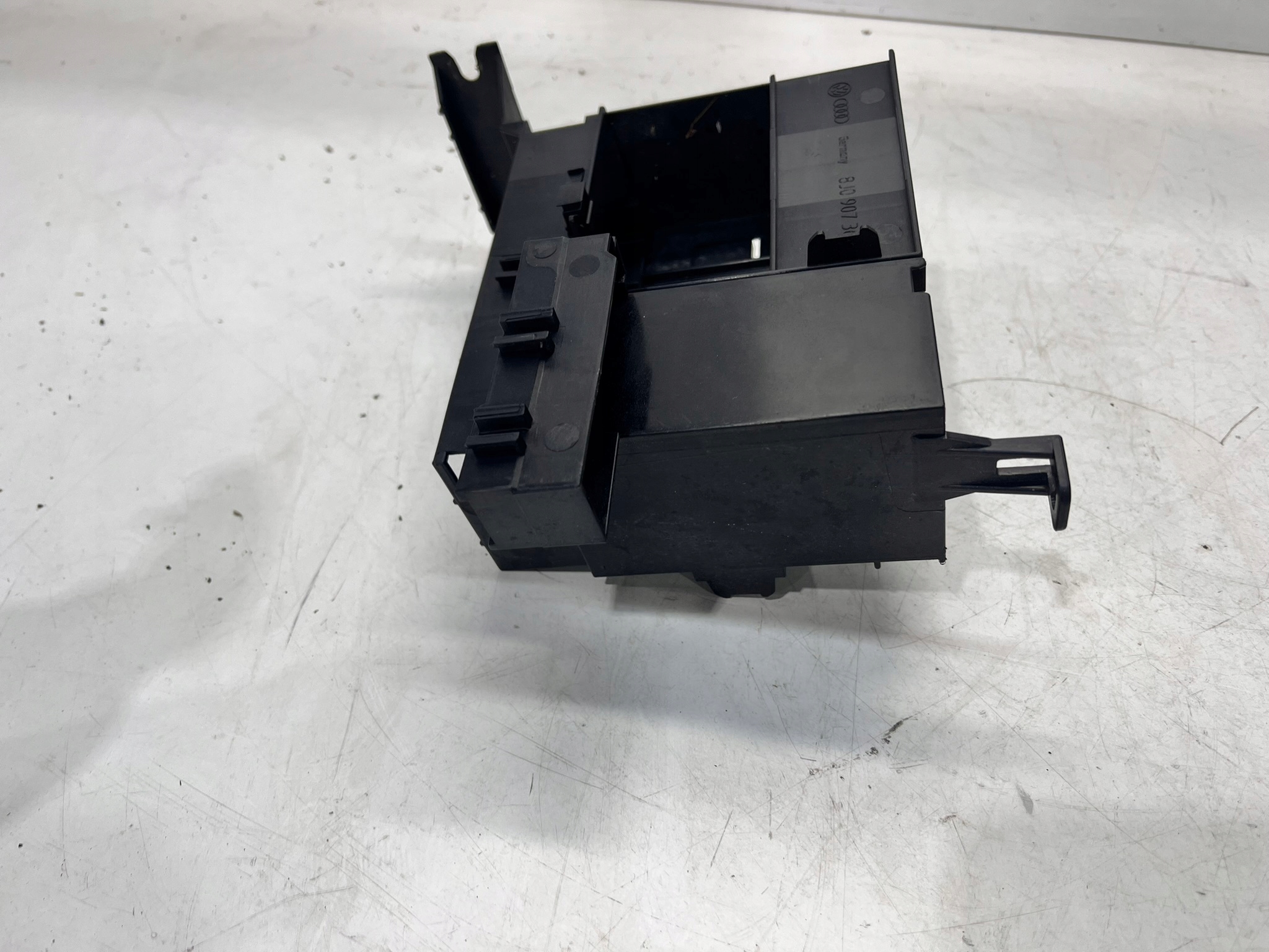 bracket holder STEROWNIKOW AUDI TT 8J0907368B