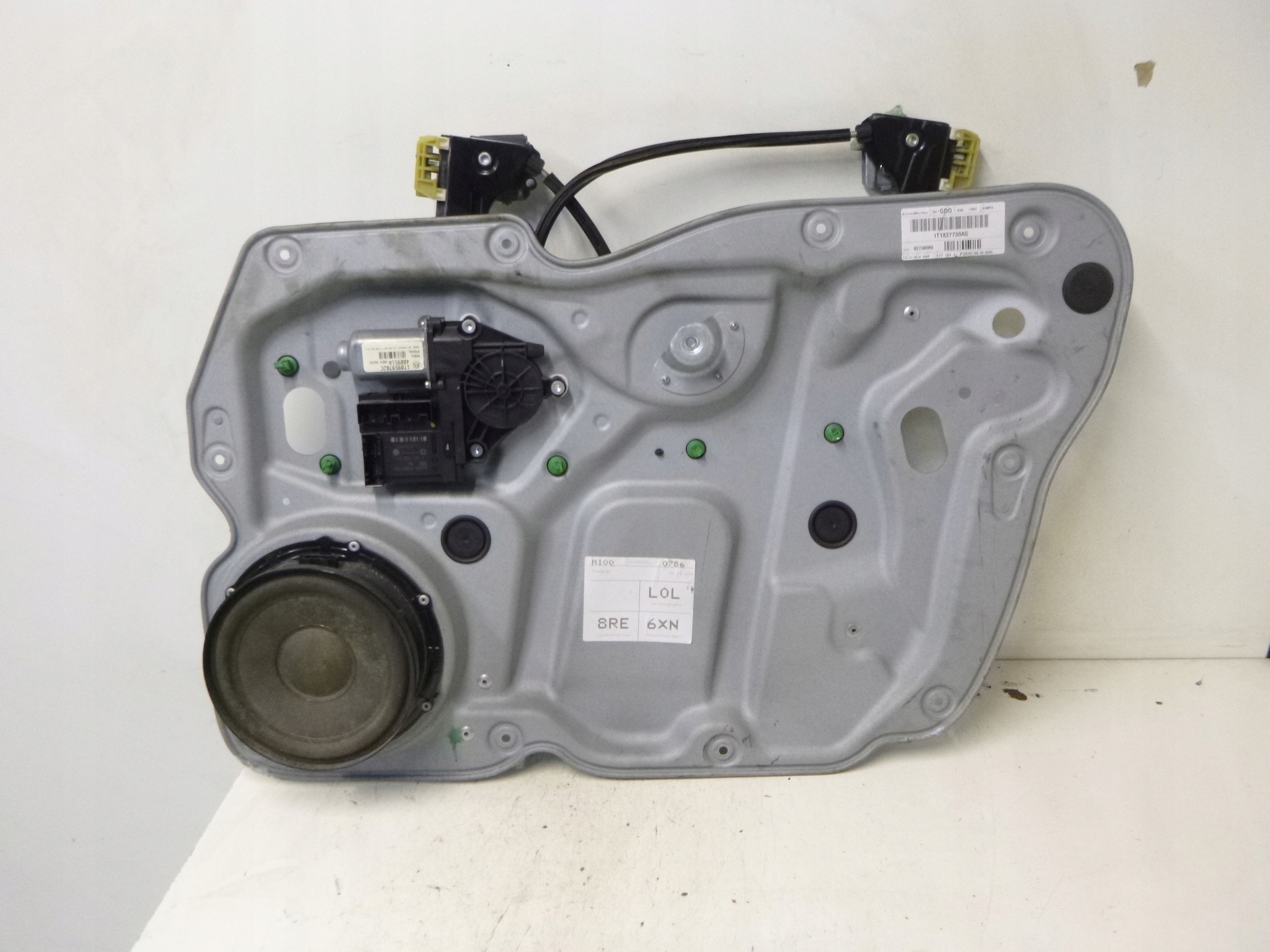 MÉCANISME VITRE AVANT DROITE VW TOURAN ET 06R.