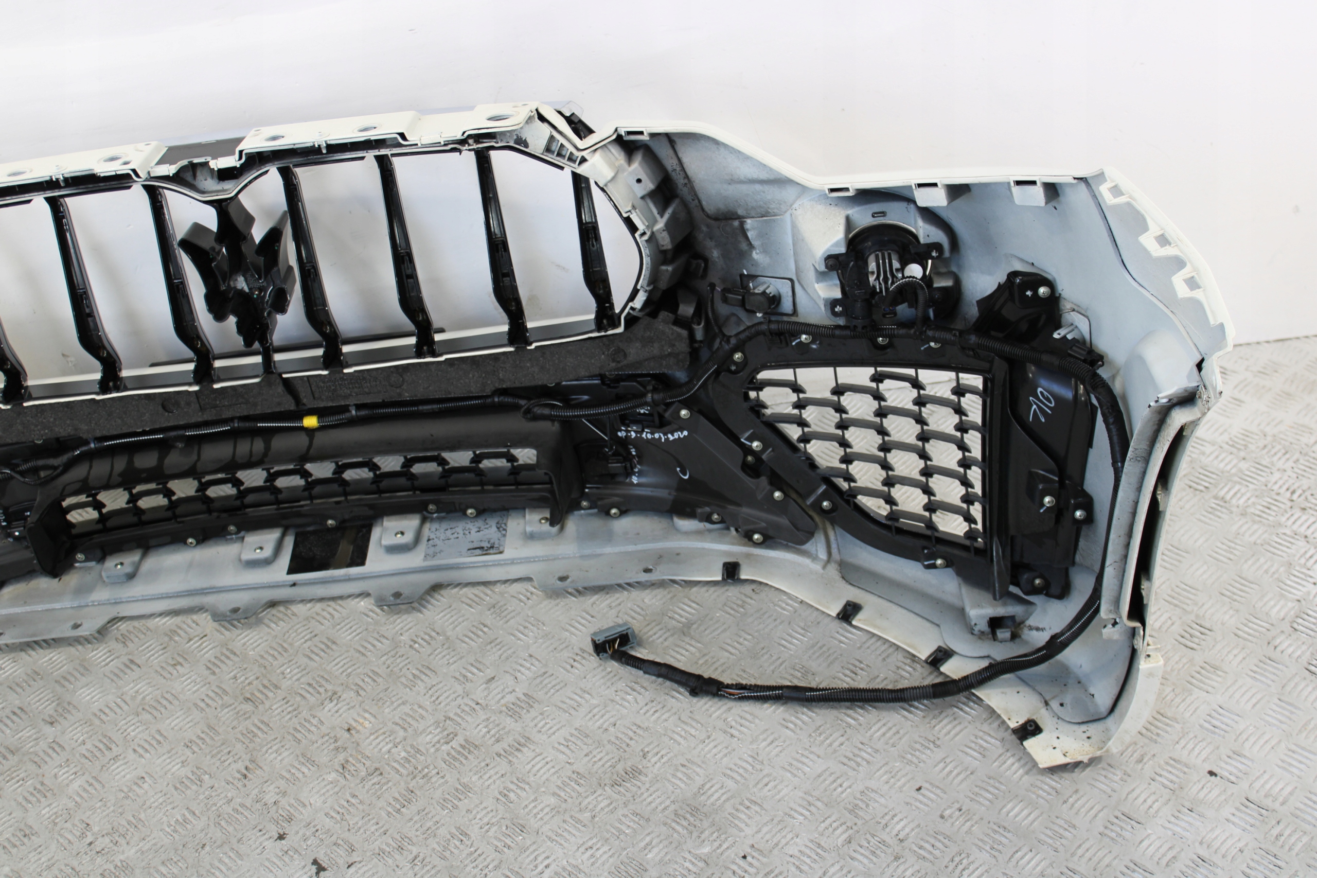 bumper front front complete 6X PDC MASERATI LEVANTE M161 GRANSPORT