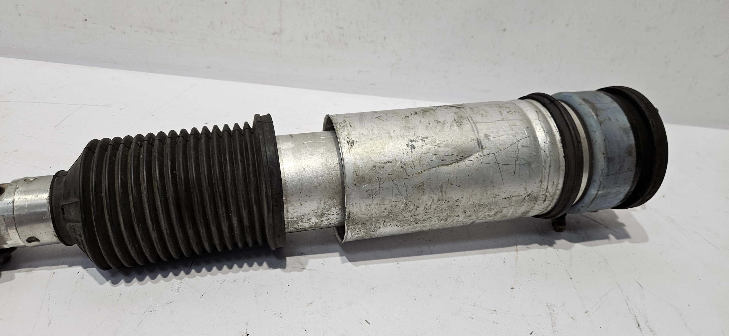 shock absorber PNEUMATYCZNY right left rear part BMW 7 E65 E66 E67 original 6767127