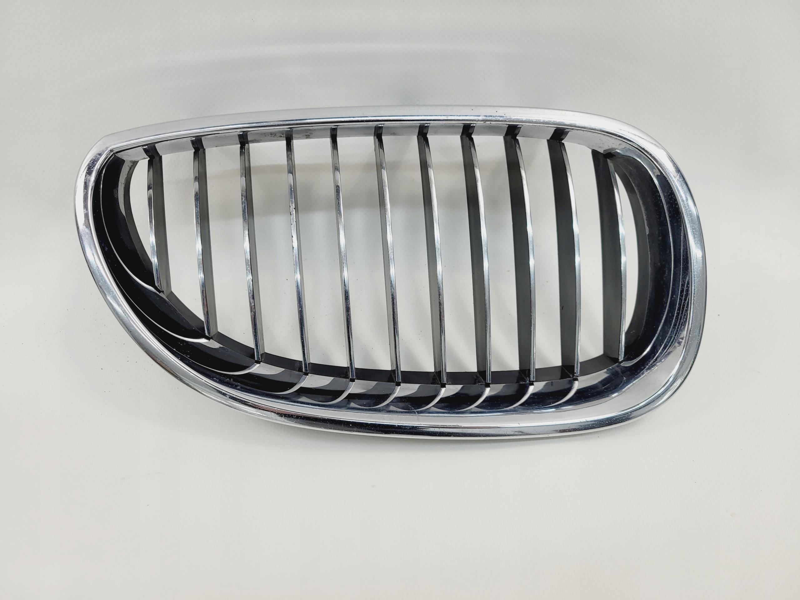 maska bubreg desna BMW 5 E60 7027062 7065702