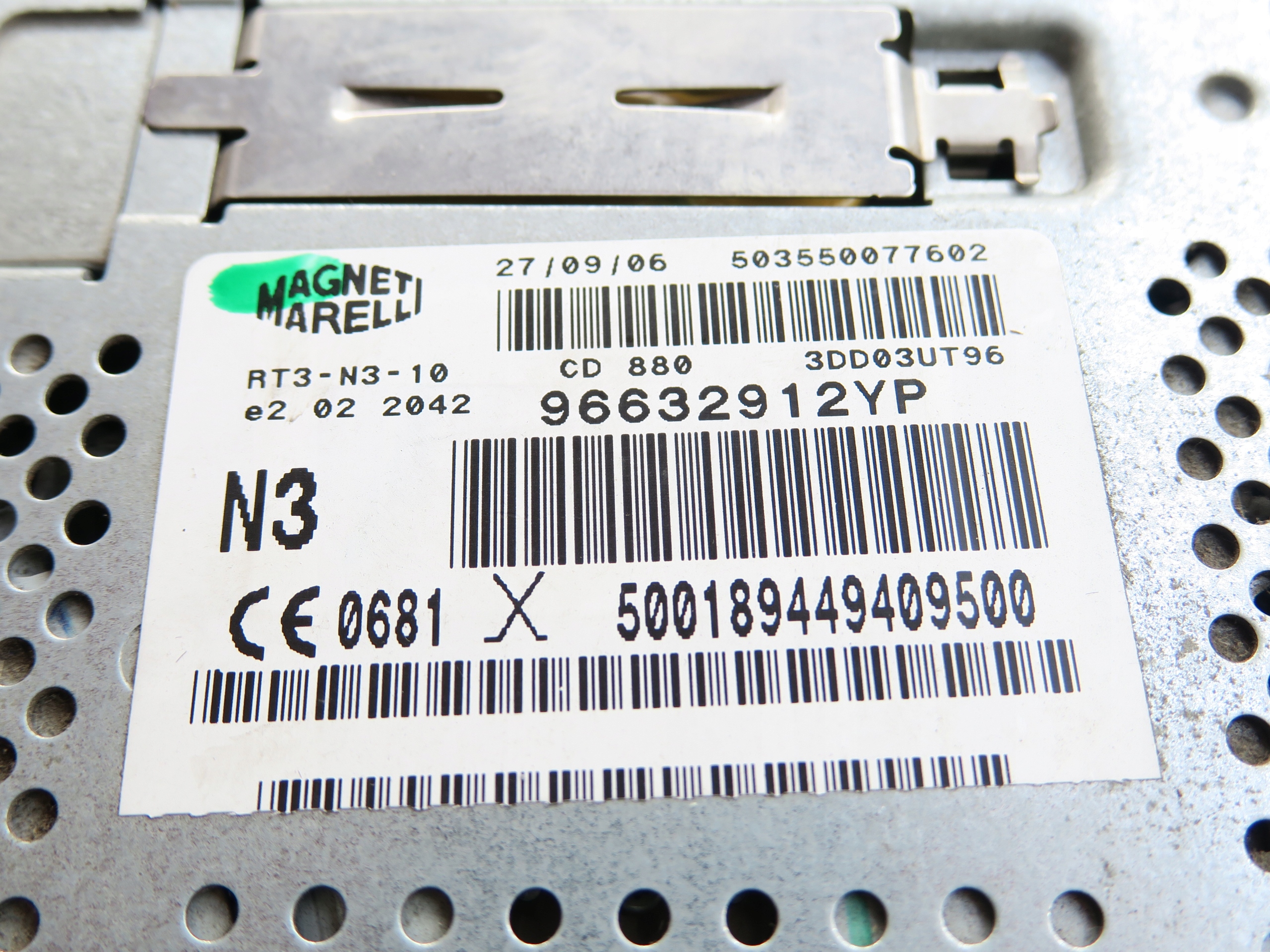 RADIO RT3 MP3 NAVI PEUGEOT 407 Jakość części (zgodnie z GVO) O - oryginał z logo producenta pojazdu (OE)