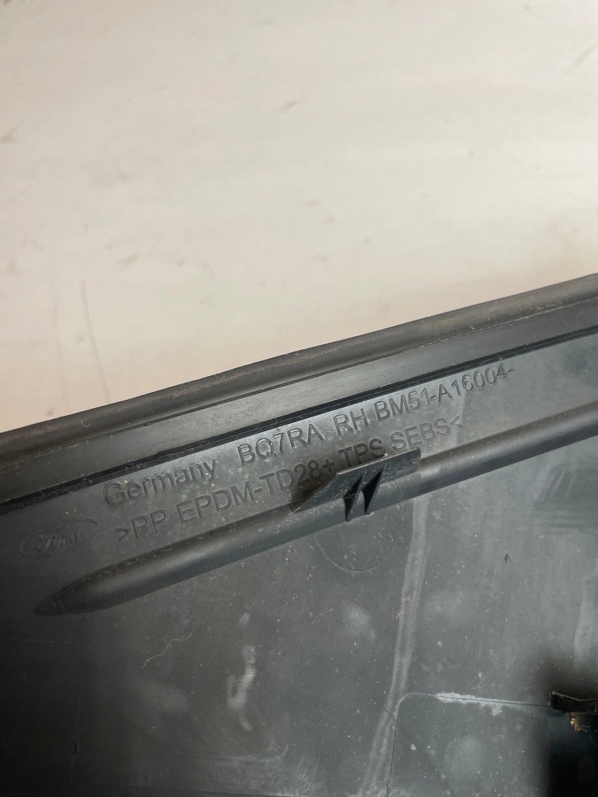 Couvre trojkat de couverture Aile Droite Avant Ford Focus MK3