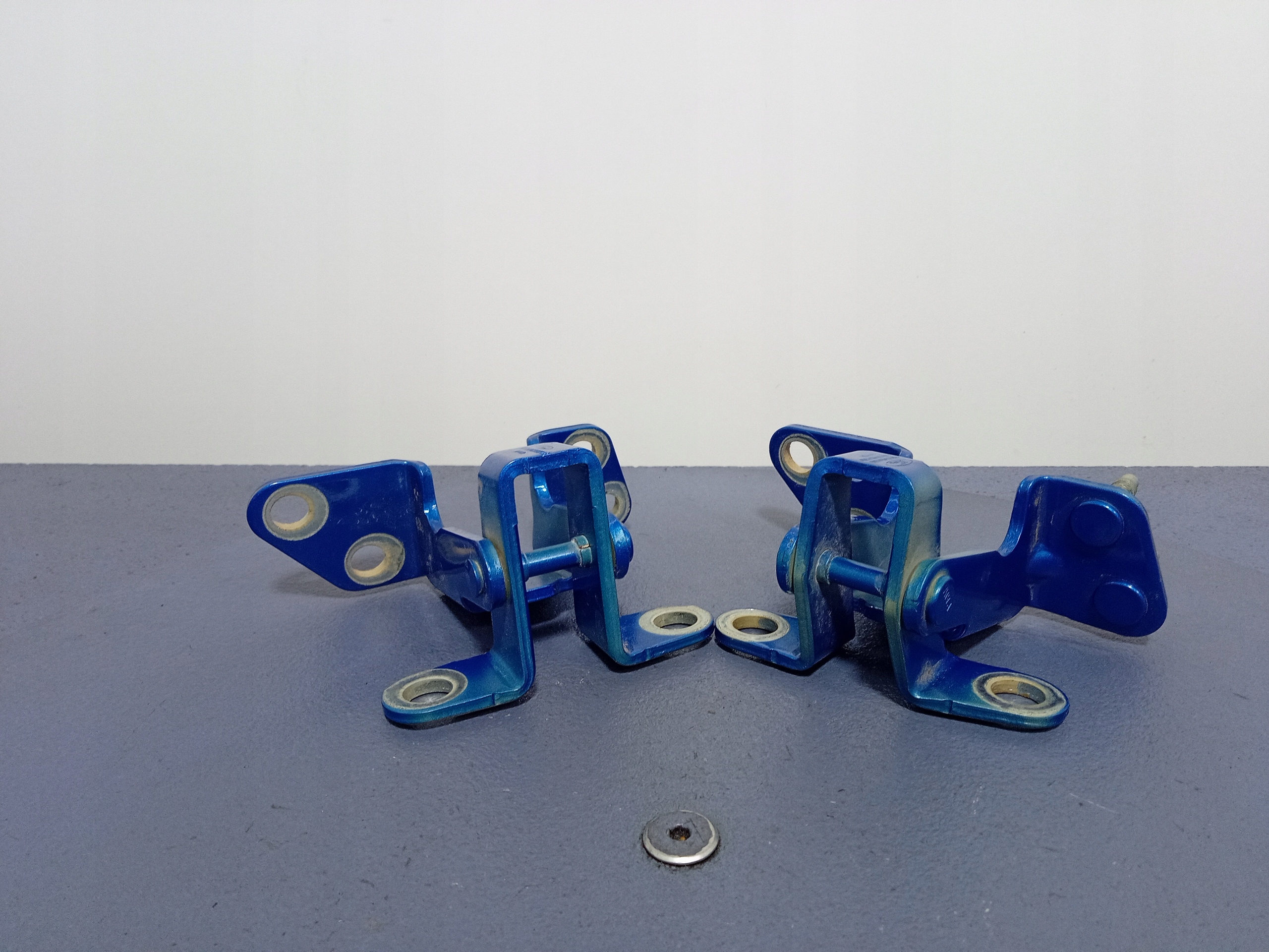 ECOSPORT II петлі задніх дверей FN15-N42983-AB