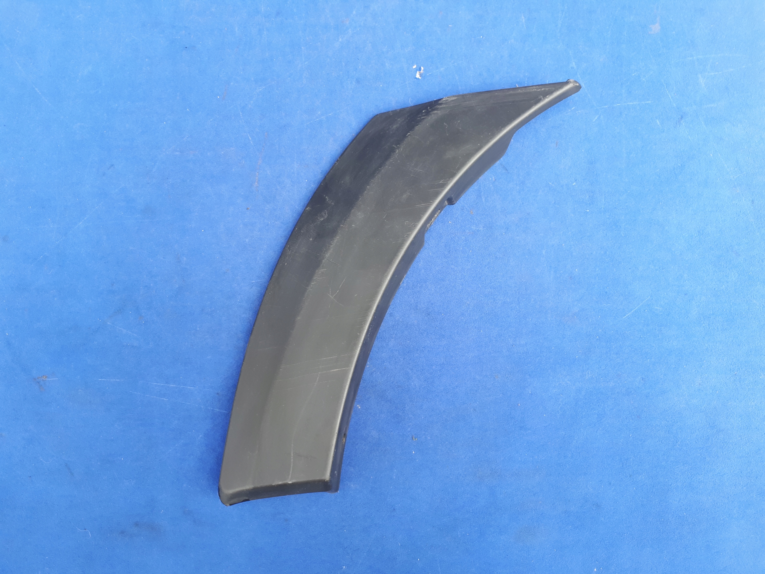 E2017AL009 - SUBARU OUTBACK НАКЛАДКА ПРАВИЙ БАМПЕР ЗАДНІЙ