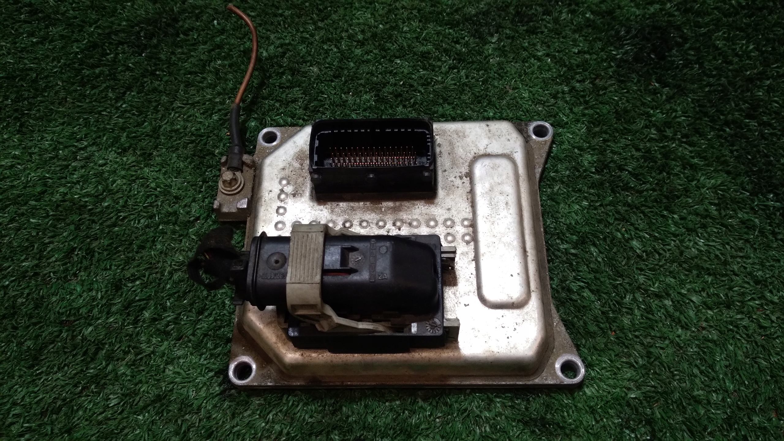 computer of the engine control unit OPEL ASTRA H 55568735