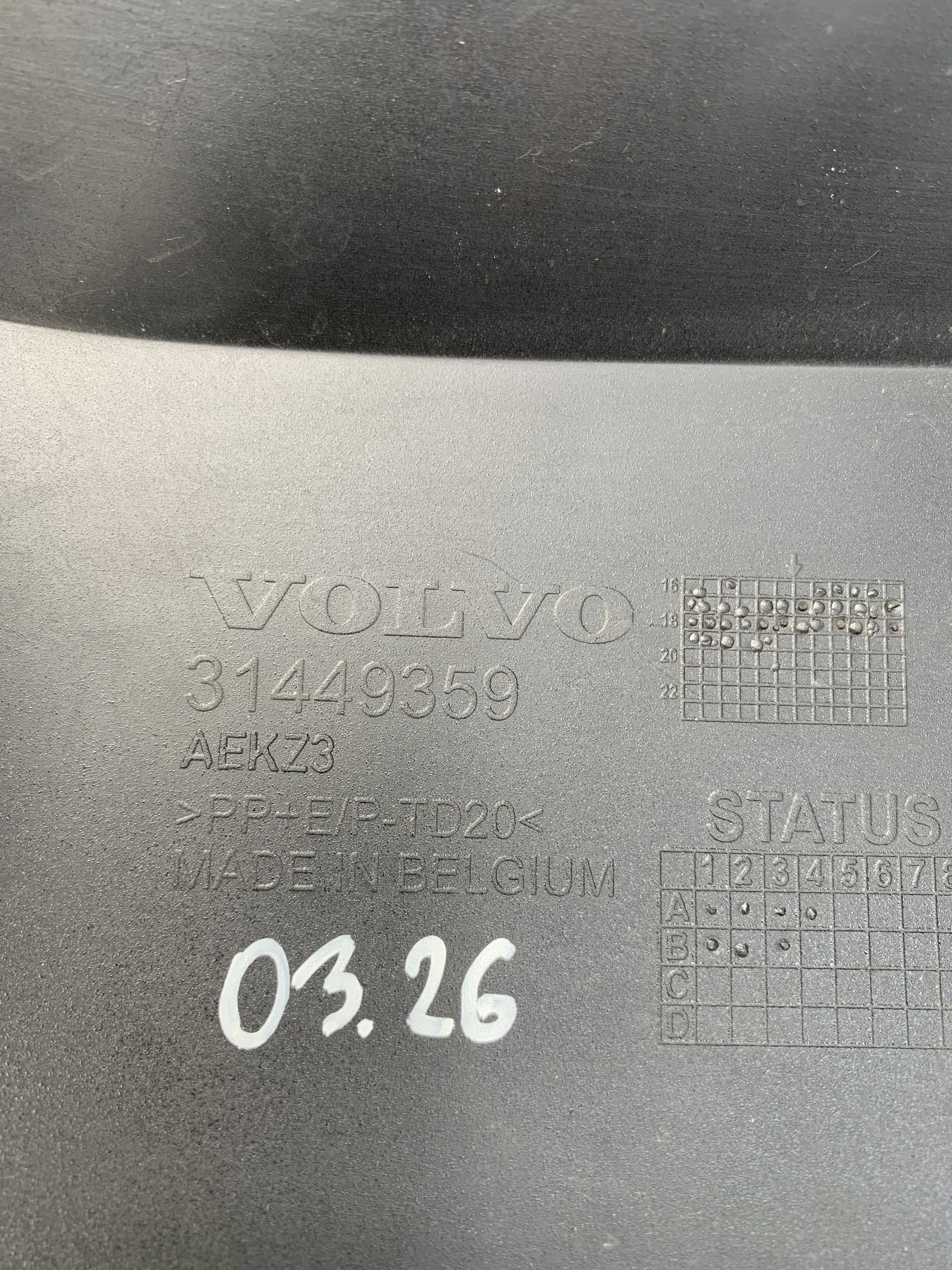 Frontstoßstange Volvo XC40 17-21r PDC 31449359 03.26