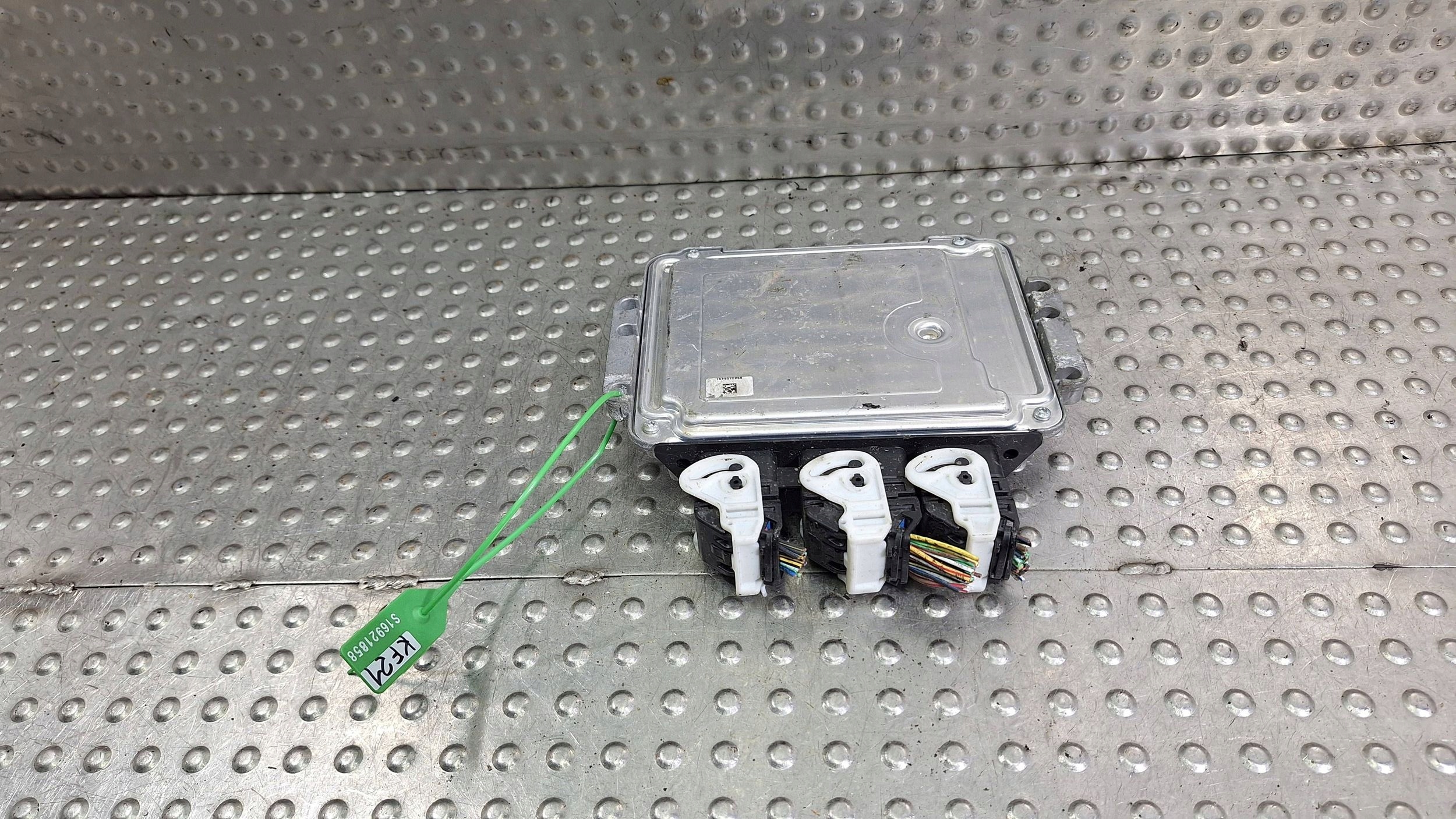 computer control unit of the engine 8M51-12A650-LG FORD FOCUS MK2 C-MAX MK1 1.6TDCI
