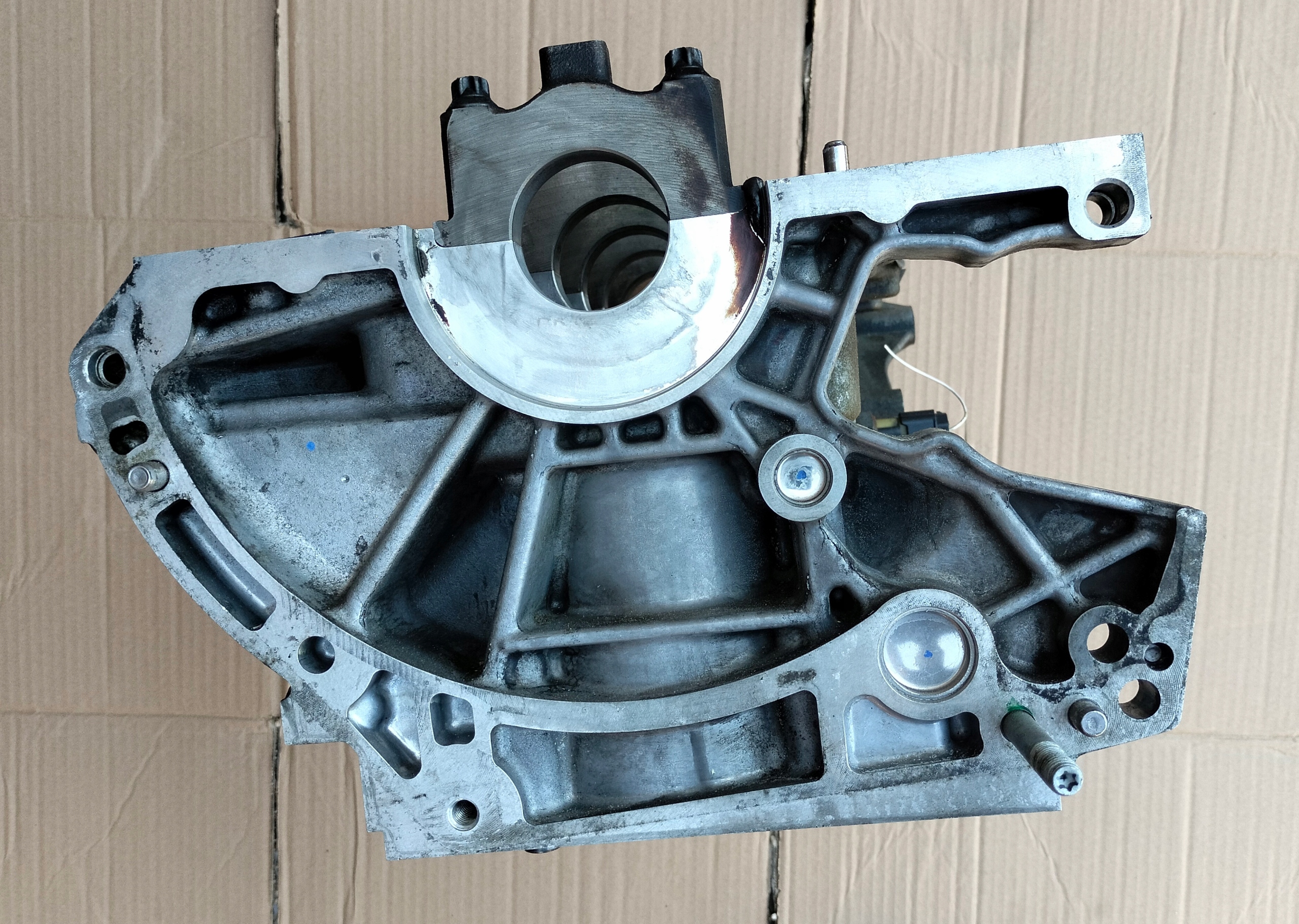 NISSAN RENAULT 1,2 DIG-T TCE HRA2 BLOK SILNIKA Waga produktu z opakowaniem jednostkowym 25 kg