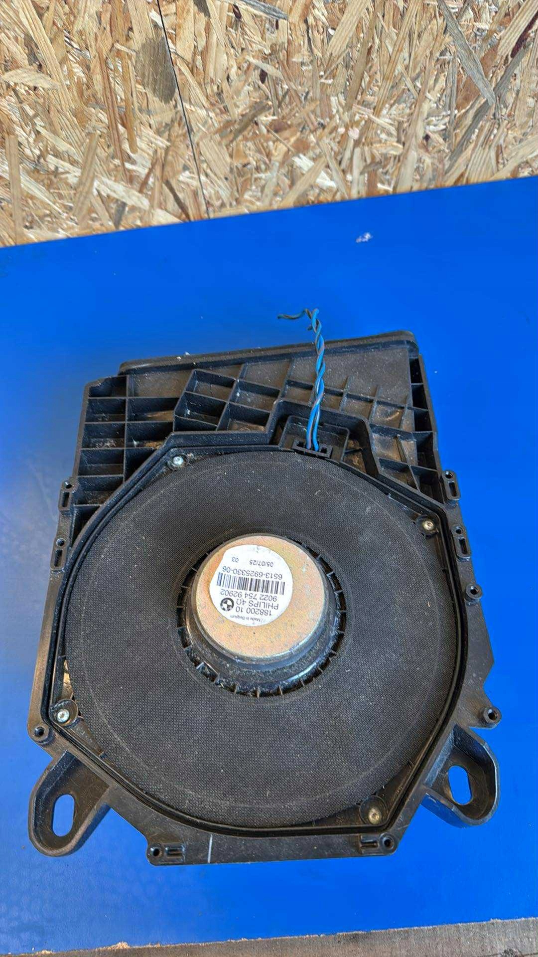 speaker below sitting place BMW E87 E90 902275492902 902275492911 NISKOTONOWY
