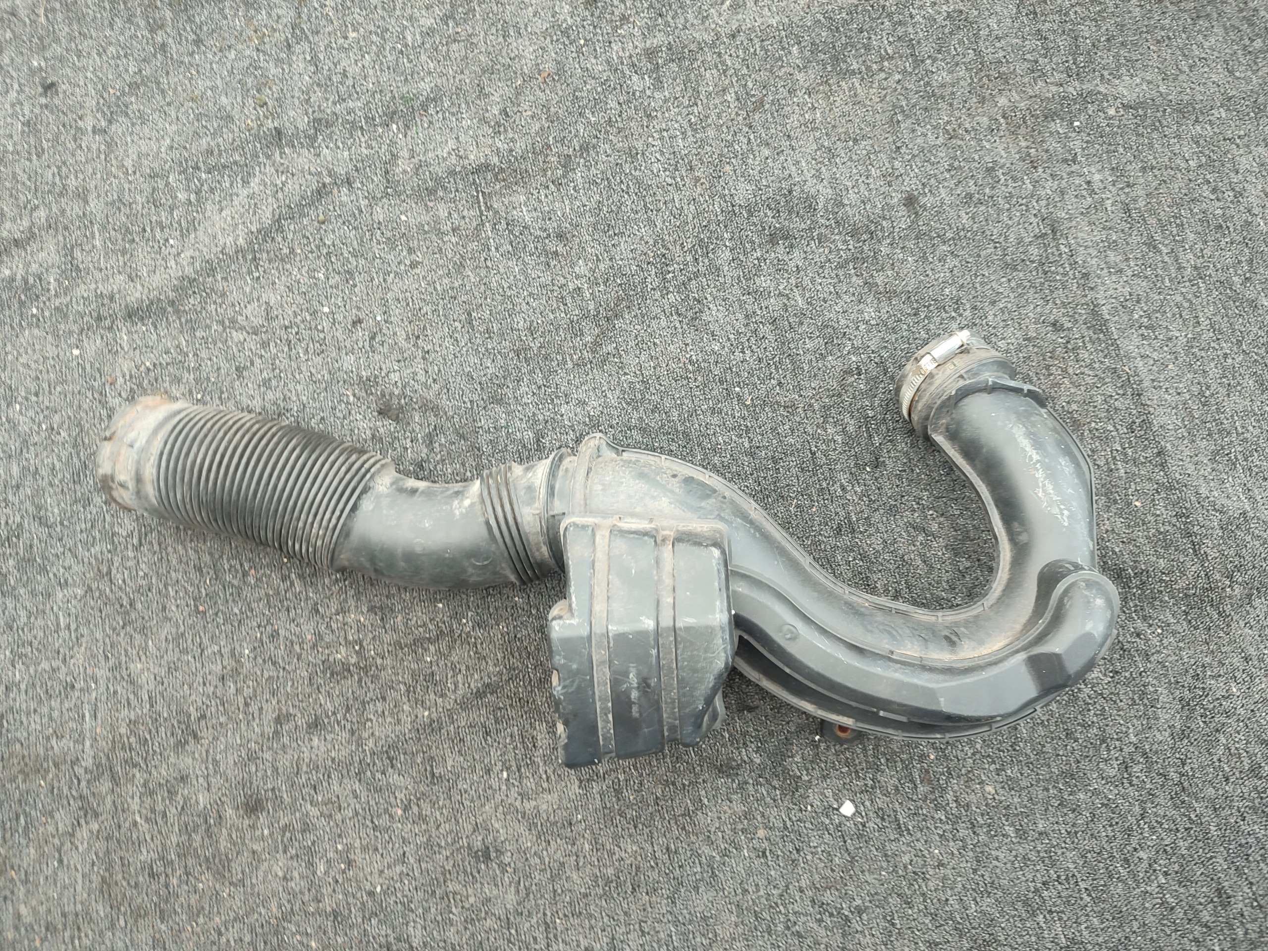 Gehäuse filter luft RENAULT TRAFIC III 165755972R 93451664