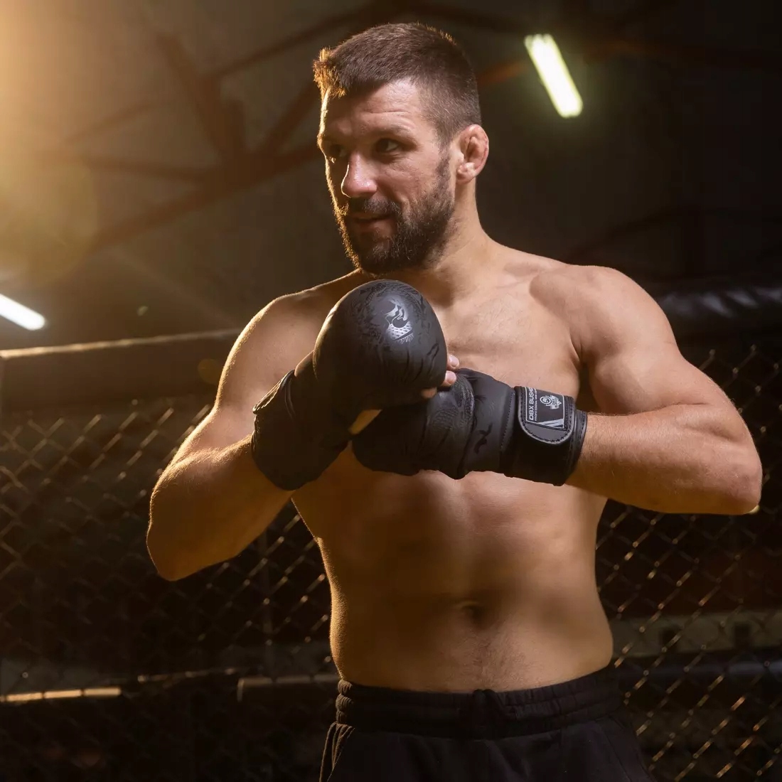 RĘKAWICE SPARINGOWE MMA KRAV MAGA COMBAT GRUBE CZARNE DBX BUSHIDO DRAGON M Rozmiar M