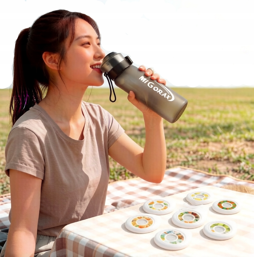 Butelka sportowa na wodę 650ml czarna Z 7 kapsułkami smakowymi do fitnessu