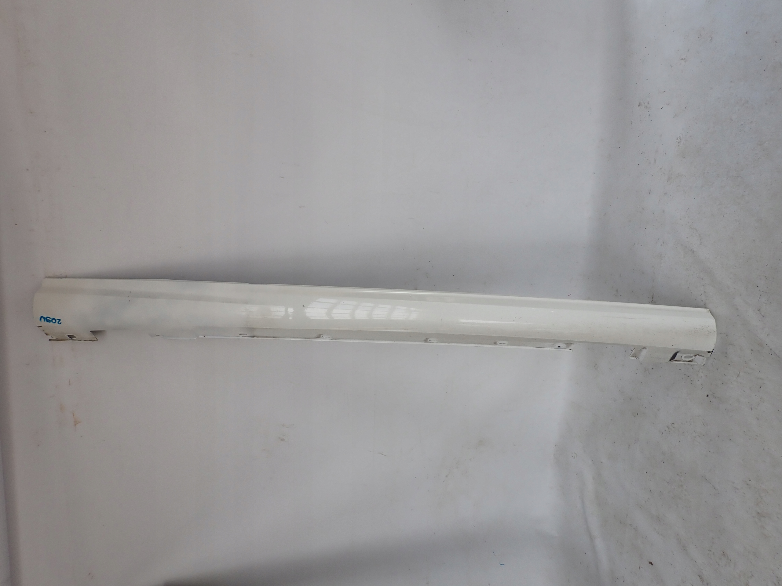 MERCEDES C-KLASA W204 AMG 07-14 moulding threshold right threshold right