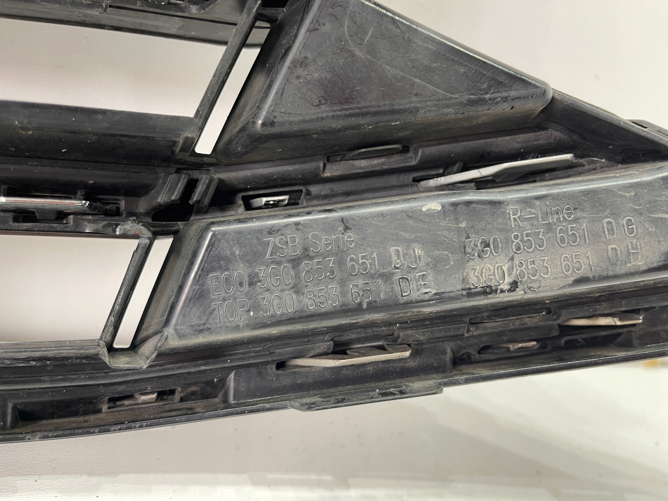 VW Passat B8 Kühlergrill FRONTGRILL Kühlergitter 3G0853651 - Thumbnail 9