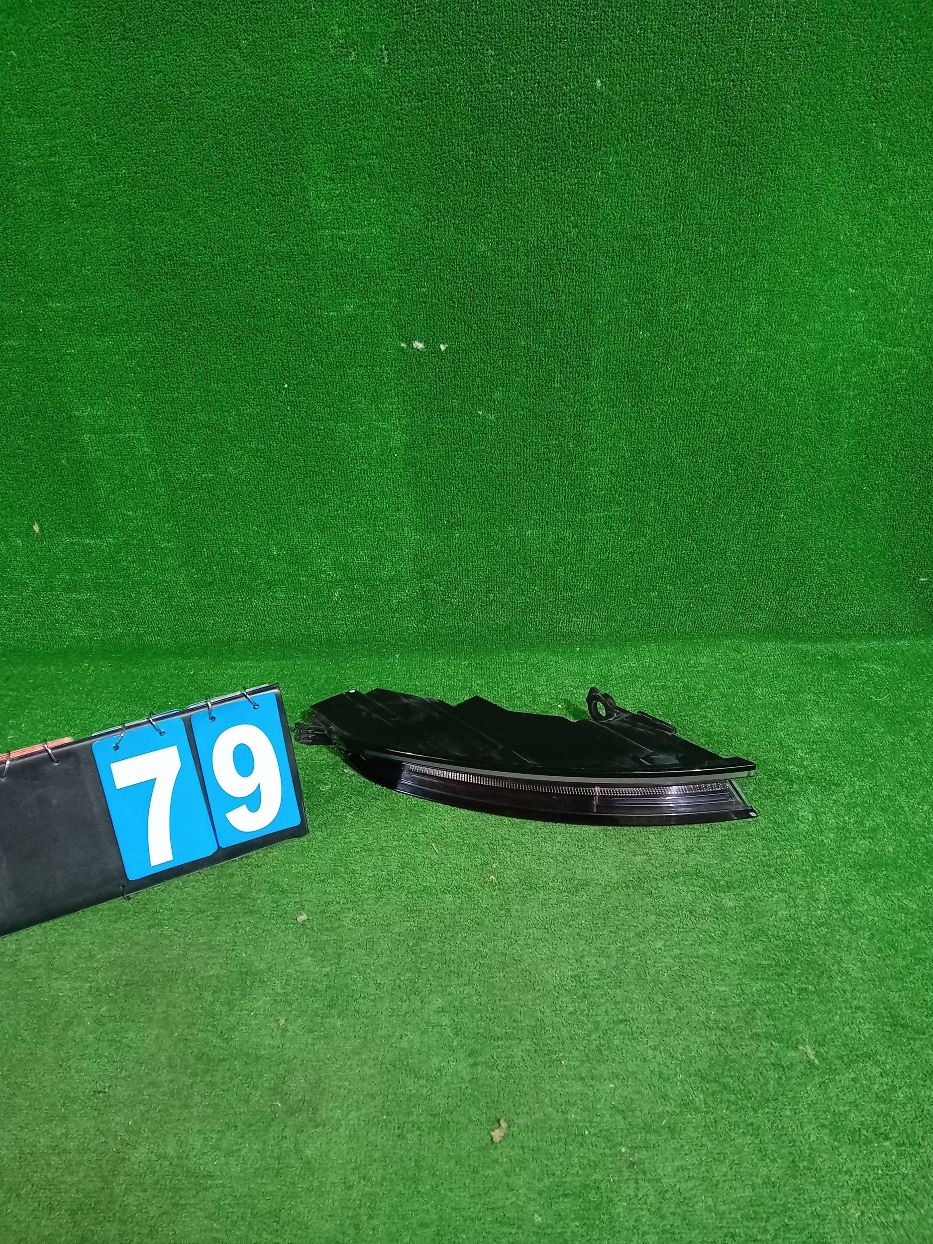 light rear part rear left PORSCHE TAYCAN 9J1945095A NR.79