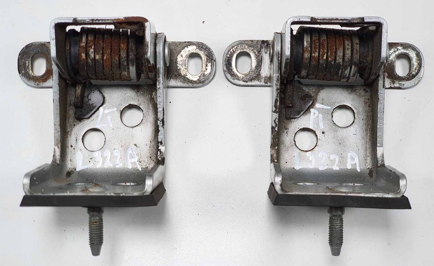 Петлі люка Range Rover III L322 пара