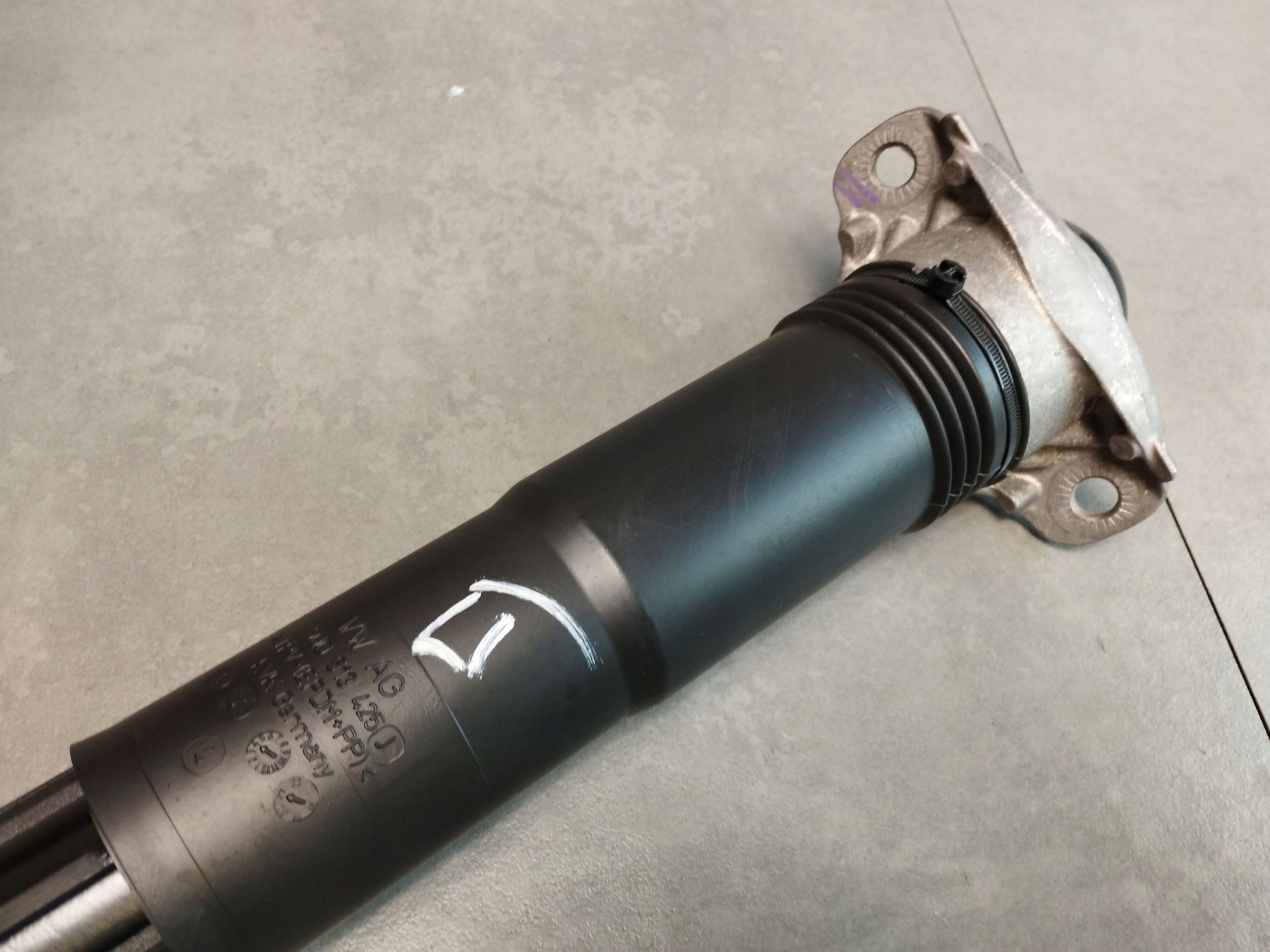Volkswagen Golf VIII 8 shock absorber rear 5WA512011ED